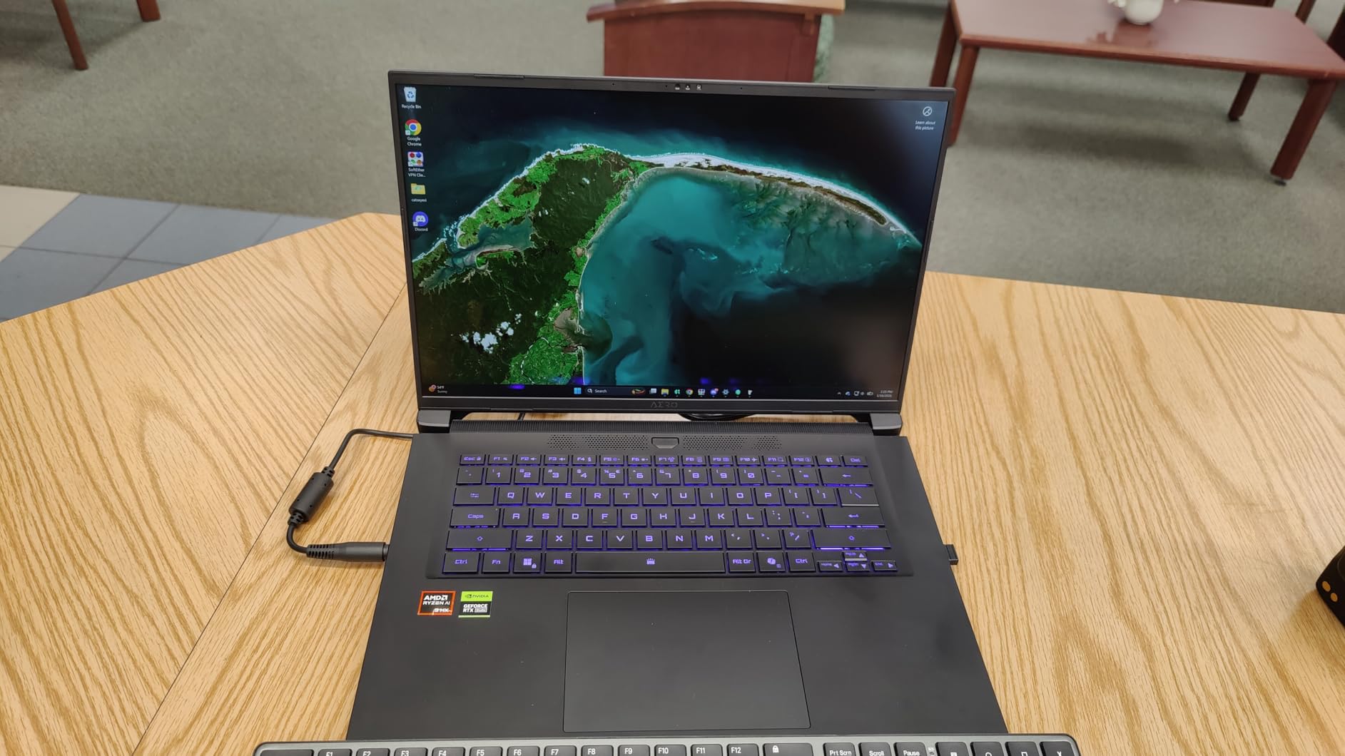 AERO X16, Copilot+ PC - 165Hz 2560x1600 WQXGA - Manufactured by NVIDIA GeForce RTX 5070 - AMD Ryzen AI 9 HX 370-1TB SSD with 32GB DDR5 RAM - Windows 11 Home - Space Gray - 2WHA3USC64AH customer photo 1