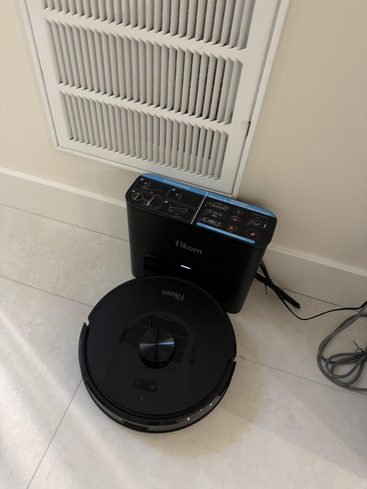 Tikom Robot Vacuum and Mop, Robotic Vacuum Cleaner with Self-Emptying Base | 6000Pa, 90 Days Capacity, LiDAR Navigation, Home Mapping, Ideal for Pet Hair, Hard Floors, Carpet (L8000 Plus) customer photo 1