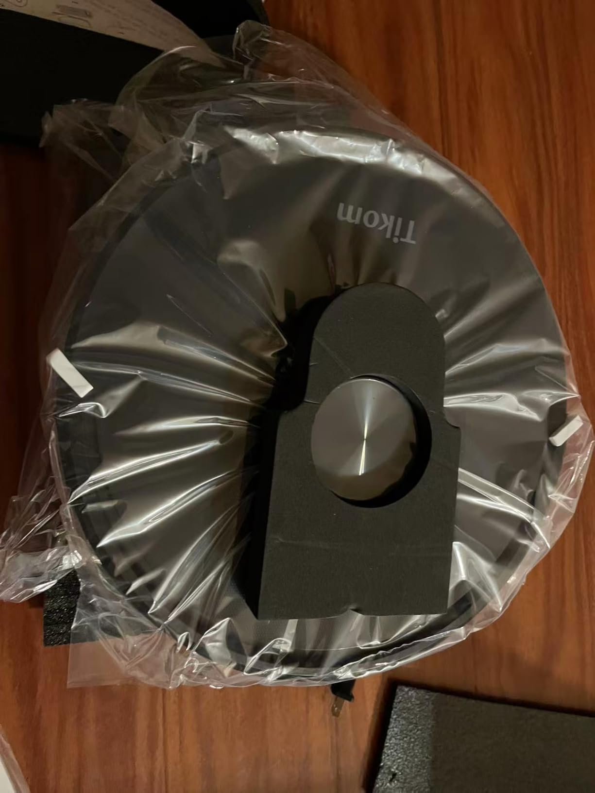 Tikom Robot Vacuum and Mop, Robotic Vacuum Cleaner with Self-Emptying Base | 6000Pa, 90 Days Capacity, LiDAR Navigation, Home Mapping, Ideal for Pet Hair, Hard Floors, Carpet (L8000 Plus) customer photo 2