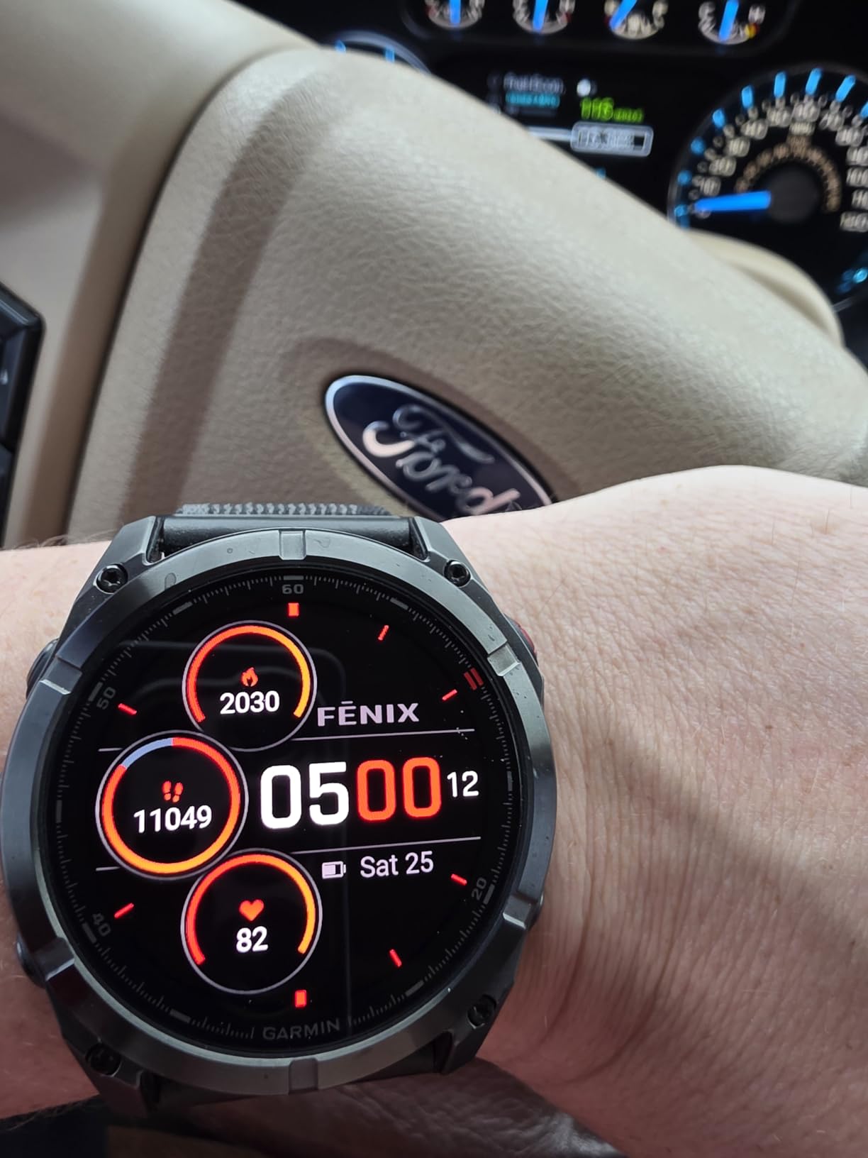 Garmin fēnix® 8 Pro, 51mm, AMOLED Display, Premium Connected Multisport GPS Smartwatch, inReach® Technology, Sapphire, Carbon Gray DLC Titanium with Black/Pebble Gray Silicone Band customer photo 1