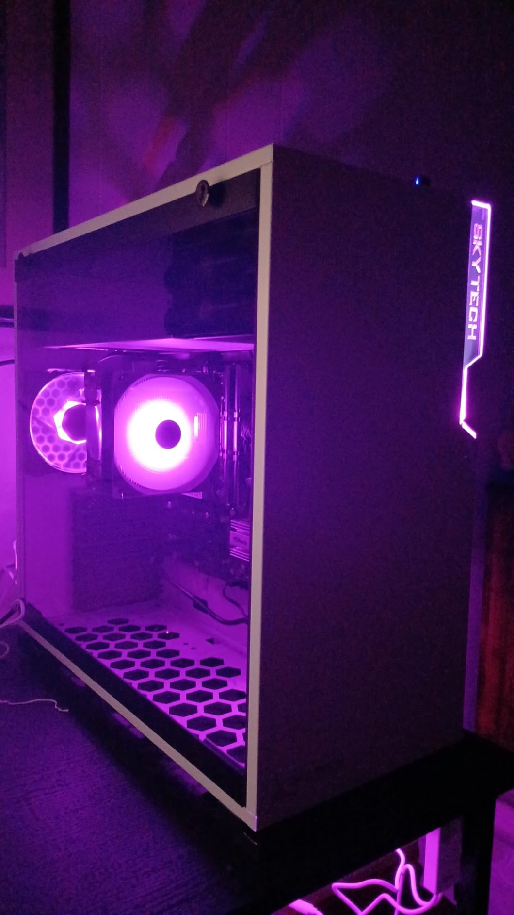Skytech Gaming Shiva Gaming PC, AMD Ryzen 5 5600GT 3.6GHz, 500GB NVMe SSD, 16GB DDR4 RAM 3200, 650W Gold PSU, Wi-Fi, Win 11, Desktop customer photo 1