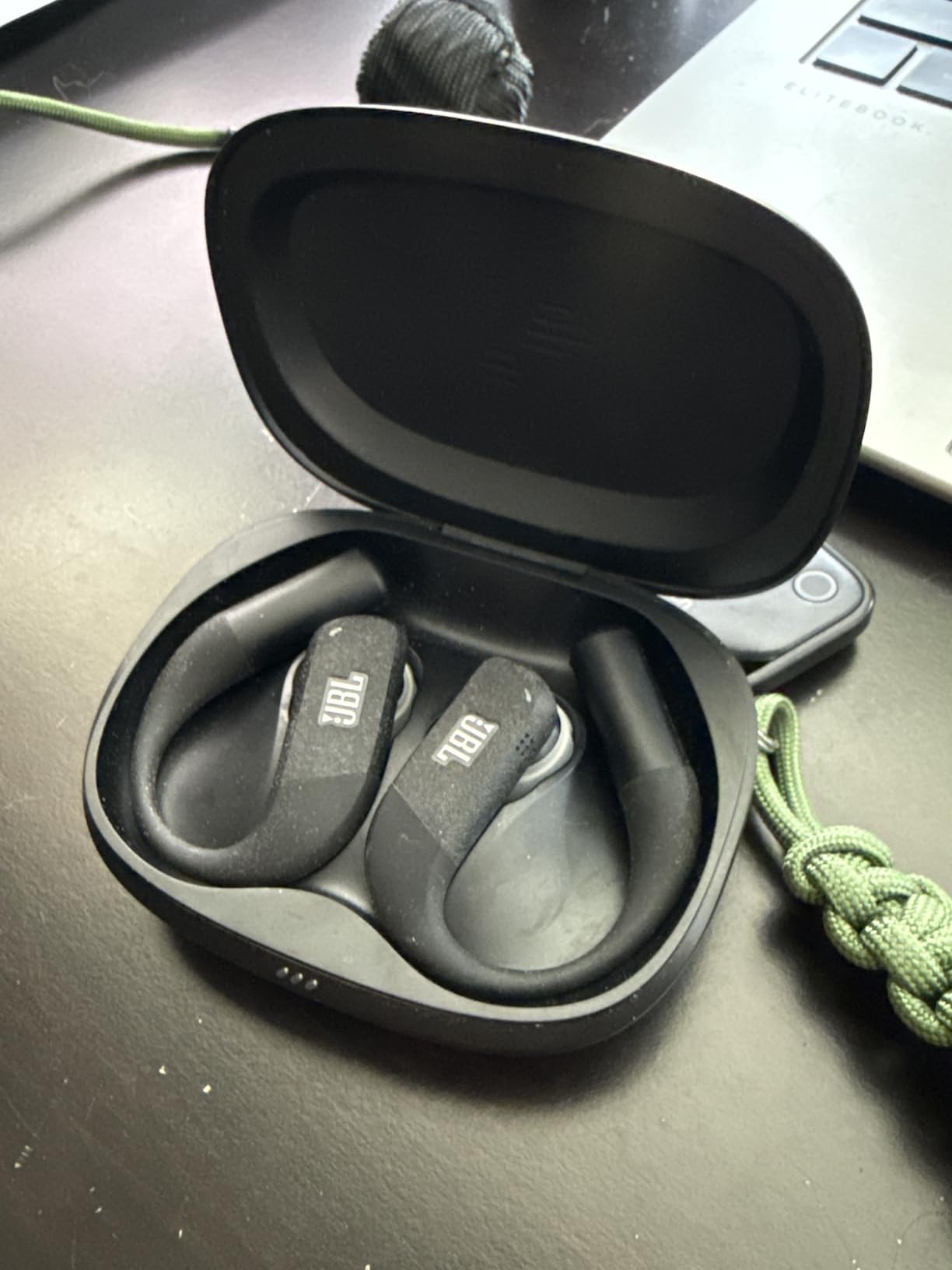 JBL Endurance Peak 4 - True Wireless Noise Cancelling Sport Earbuds, Up to 48Hrs Total Playback, Water & dust Proof (IP68), Secure fit with TwistLock Design, & 6 mics for Perfect Calls (Purple/Teal) customer photo 2