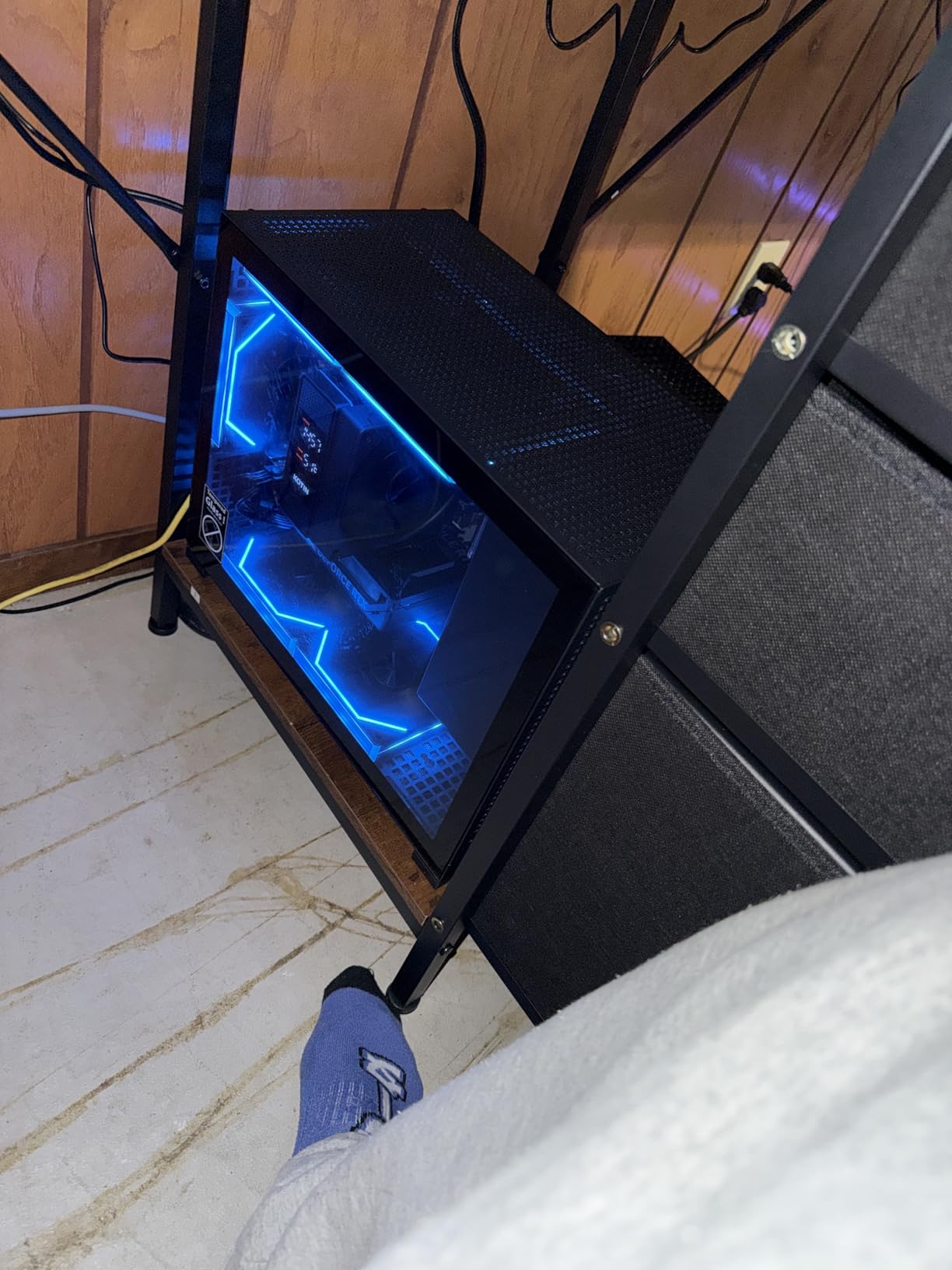 KOTIN Prebuilt Gaming PC Desktop, AMD Ryzen 5 9600X up to 5.4GHz, GeForce RTX 5060 8GB GDDR7, 16GB DDR5-6000, 1TB PCIe 4.0 NVMe SSD, 650W 80+ Gold PSU, WiFi 7, Win 11 Home, 1080p/1440p Gaming Tower customer photo 1