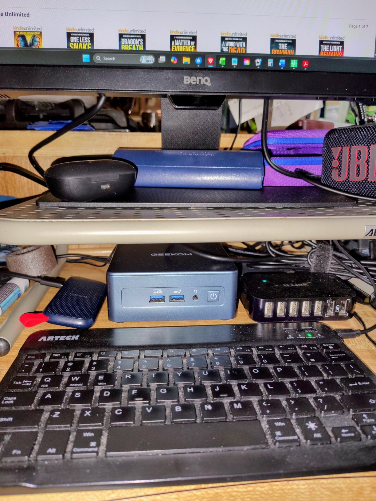 GEEKOM IT15, The Most Powerful AI Mini PC with Intel Ultra 9 285H (15th Gen) 99 Tops | 32GB DDR5, 1TB SSD | Arc 140T GPU | WiFi 7, 8K Quad Display, Win11 Pro, Video Editing, Coding, and Multitasking customer photo 2