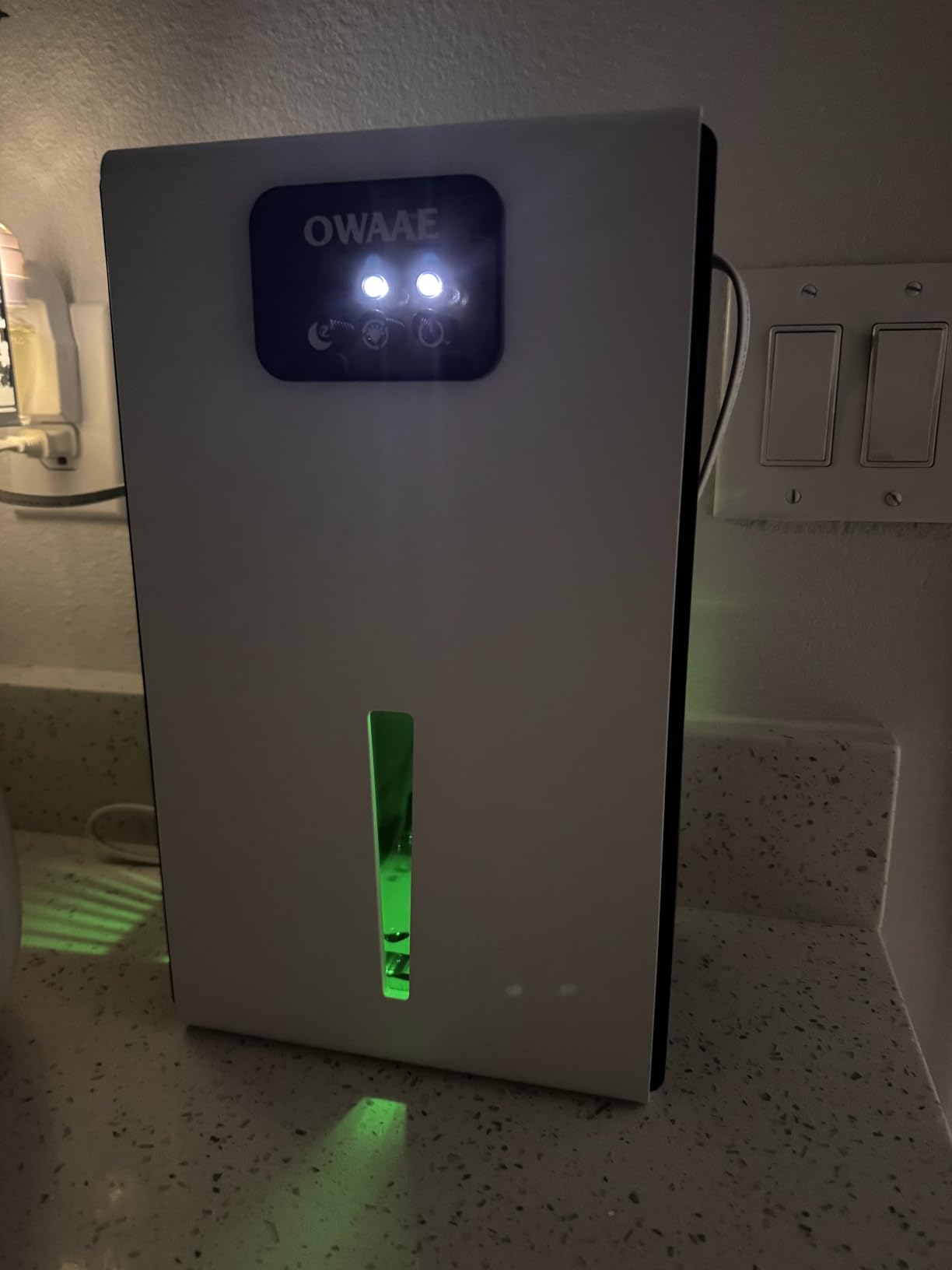 Dehumidifier, 1000 sq.ft Quiet Dehumidifiers for Home Bedroom Basement Bathroom with 95oz Water Tank, Sleep Mode, Auto Shut-Off 7 Colors LED Light, Grey customer photo 2