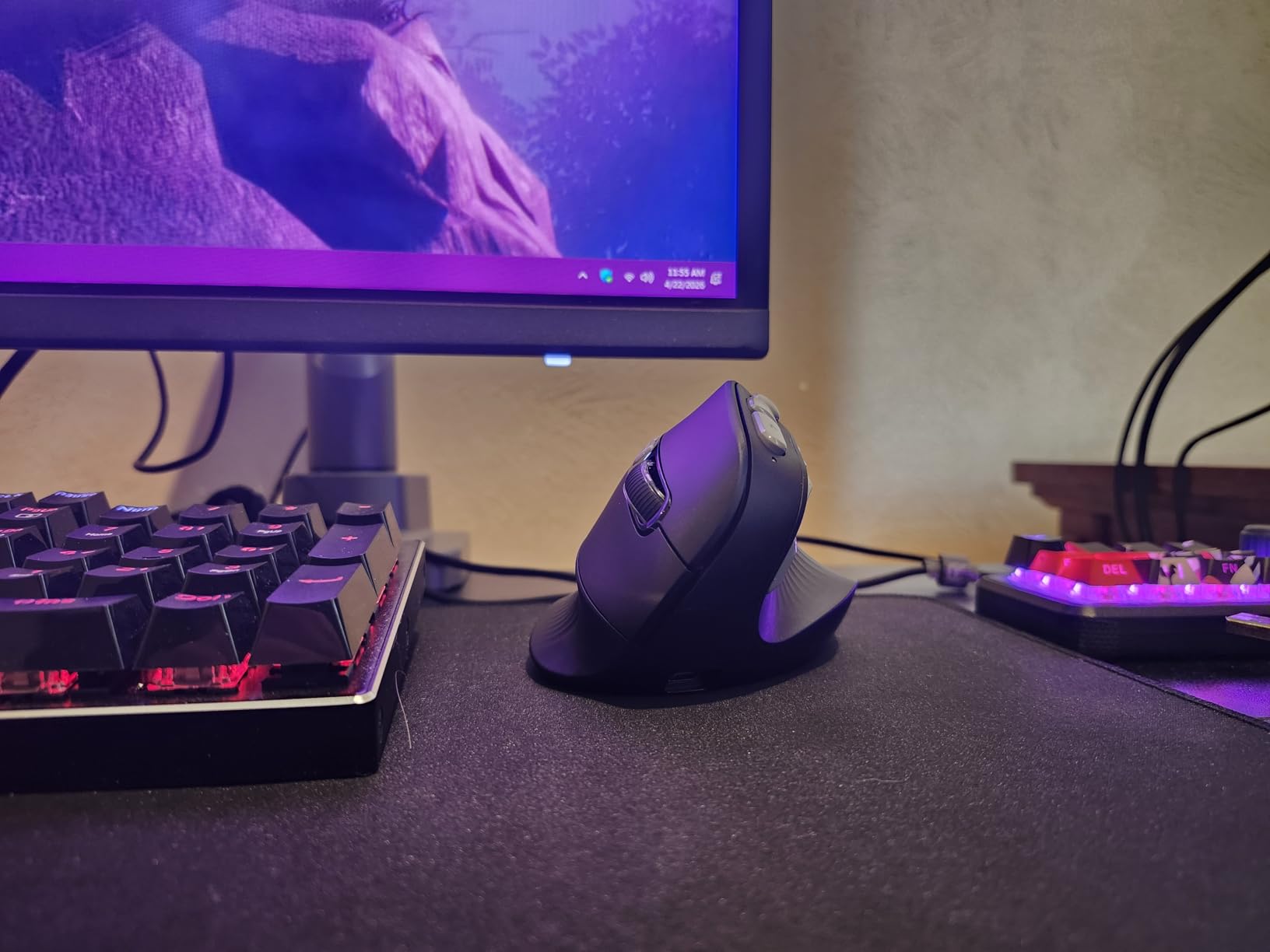 SOLAKAKA E9 PRO Vertical MMO Gaming Mouse - Ergonomic Wireless Mouse with 10 Side Buttons,PAW3395 36000 DPI Sensor,45°Grip,Tri-Mode 2.4G/BT/Wired, RGB,1000mAh Rechargeable Mouse for PC/Mac - White customer photo 2