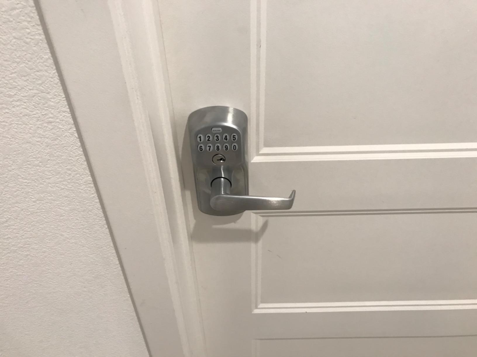 SCHLAGE Brushed Chrome FE595CS V PLY 626 ELA Plymouth Light Commercial Electronic Keypad Lock with Elan Lever (Satin Chrome) customer photo 2