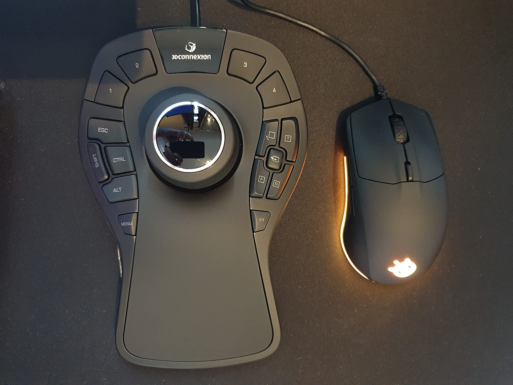 3Dconnexion 3DX-700040 SpaceMouse Pro 3D Mouse customer photo 1