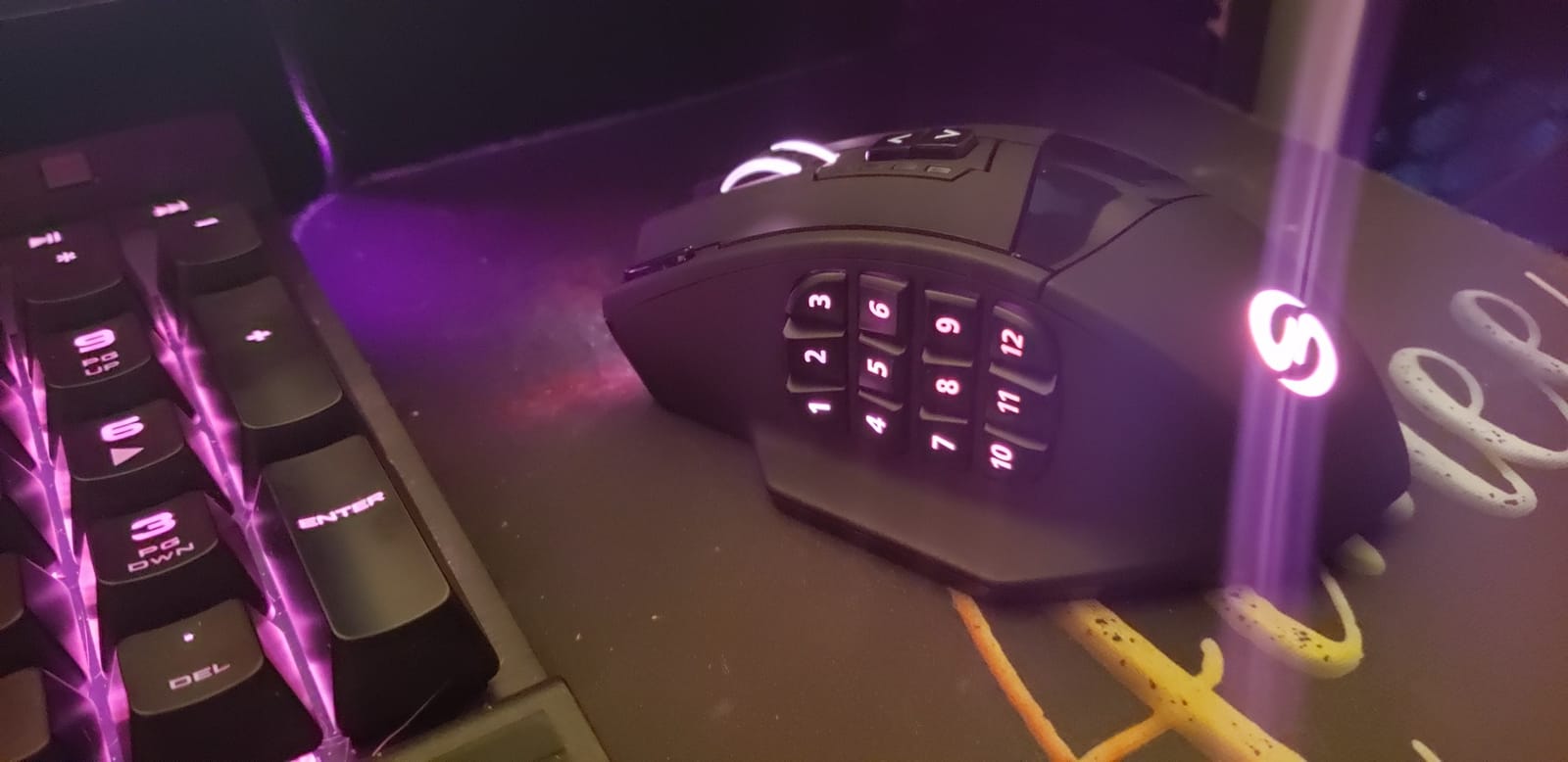 UtechSmart Venus Pro Wired MMO Gaming Mouse - 16000 DPI RGB, 16 Programmable Buttons, Ergonomic Grip, Optical Sensor customer photo 1