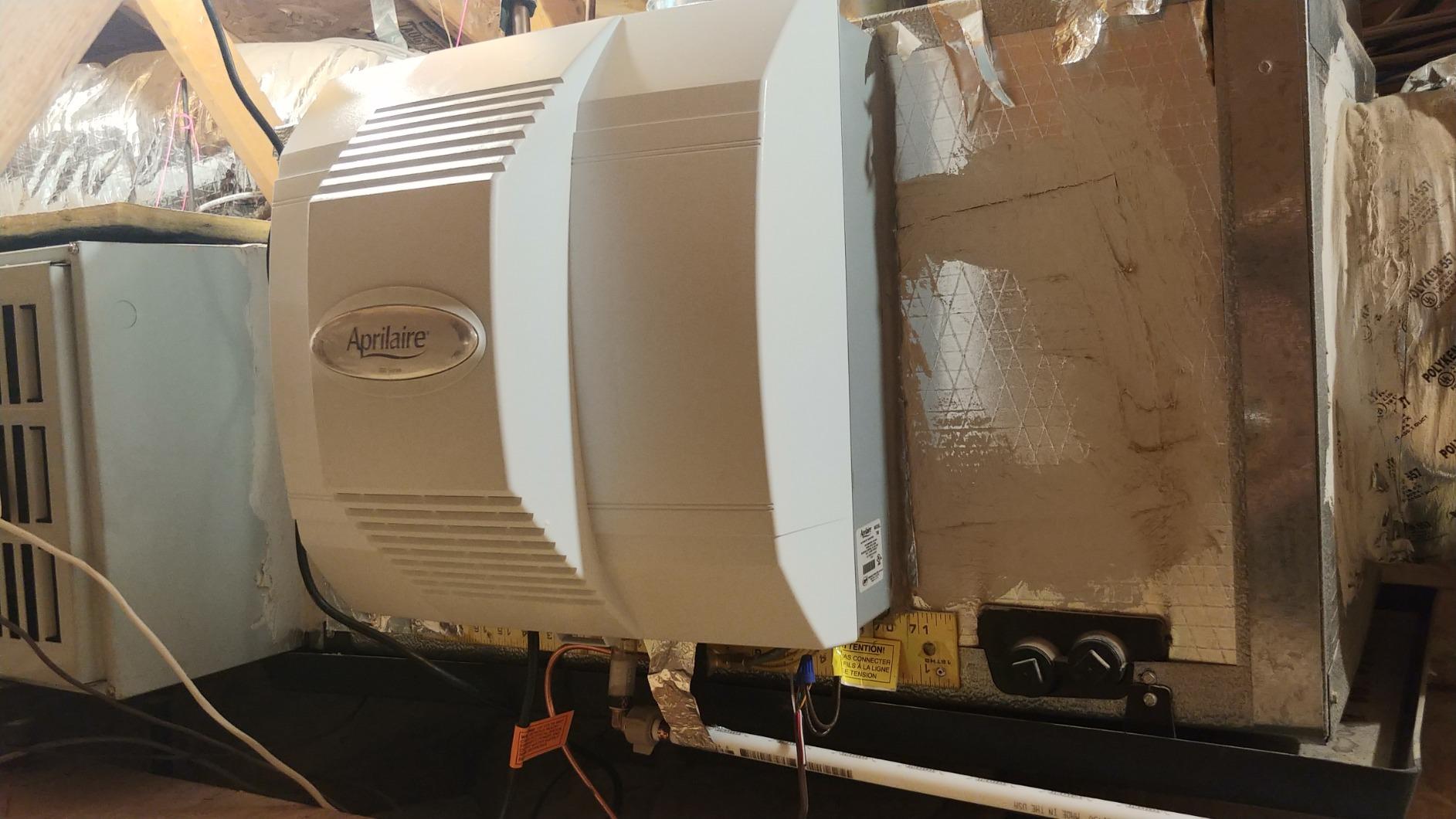 AprilAire 700 Whole-House Humidifier, Automatic Fan Powered Furnace Humidifier, Large Capacity Whole-House Humidifier for Homes up to 5,300 Sq. Ft. customer photo 1