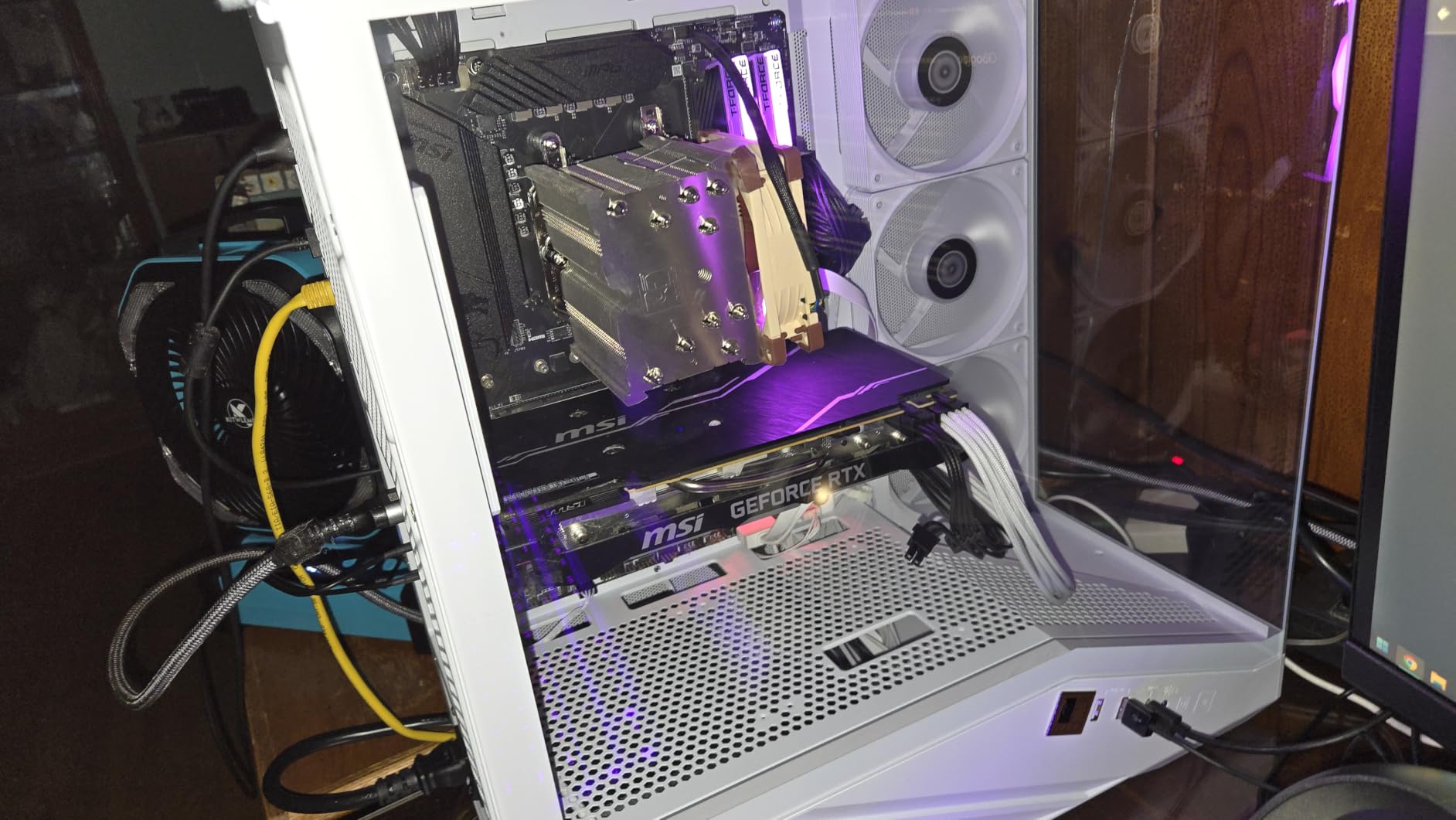 Noctua NH-U9S, Premium CPU Cooler with NF-A9 92mm Fan (Brown) customer photo 1