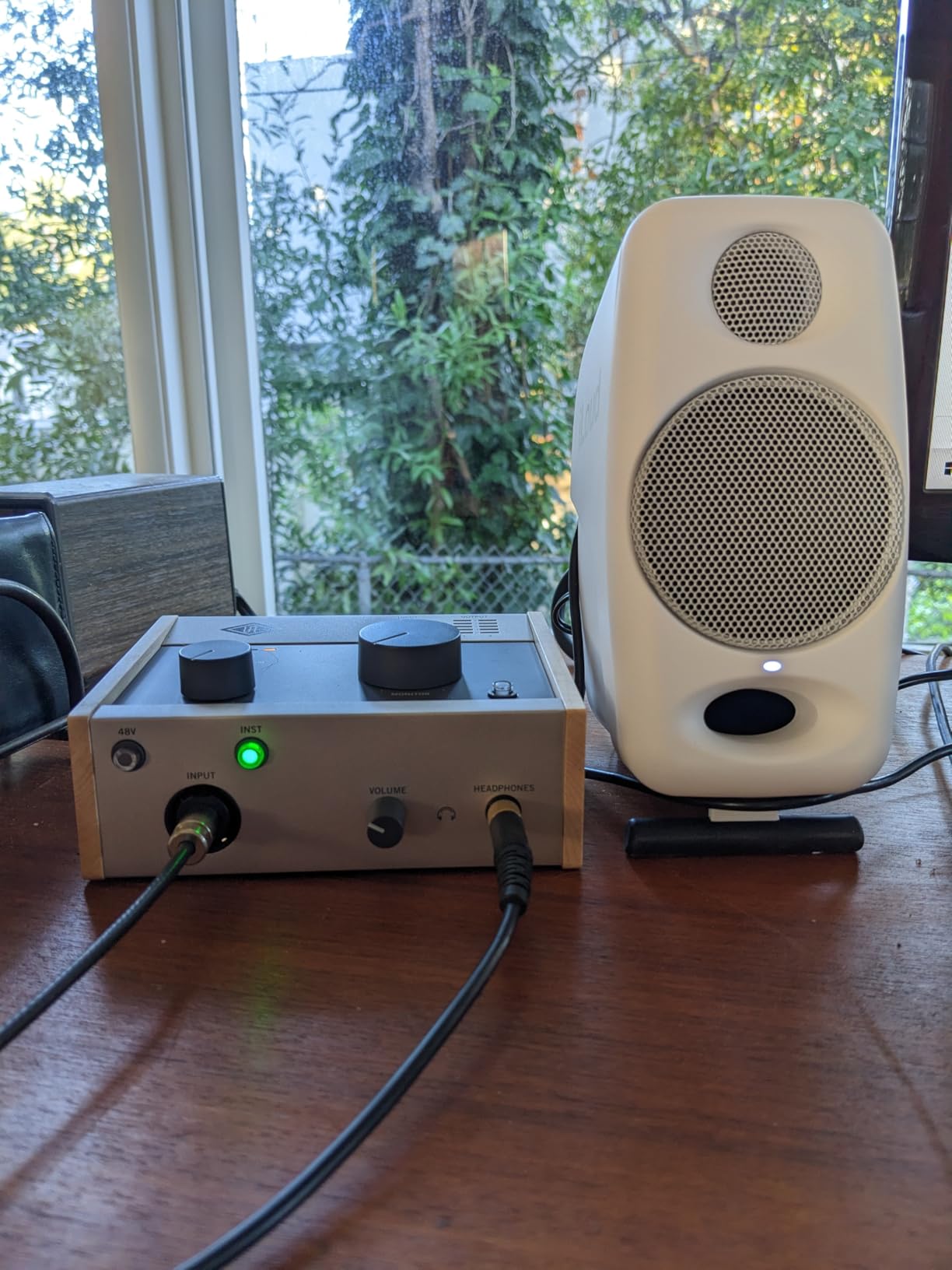 IK Multimedia iLoud Micro Monitor 50 watt Portable Wireless Bluetooth Studio Reference Monitors, Dual Speakers for Music Production, Mixing, Mastering, Composing, producing and DJs customer photo 2