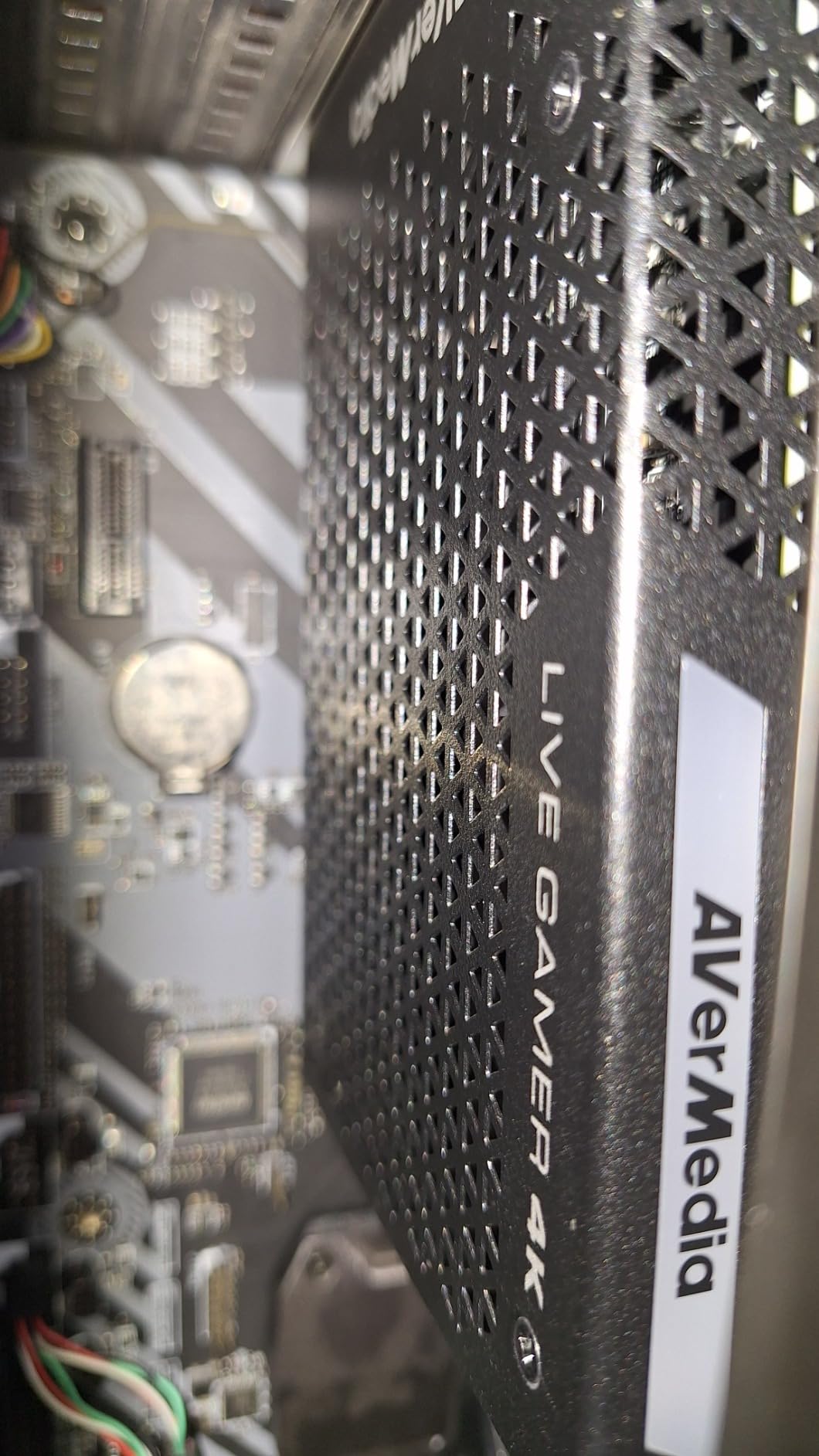 AVerMedia GC573 Live Gamer 4K, Internal Capture Card, Stream and Record 4K60 HDR10 with ultra-low latency on PS5, PS4 Pro, Xbox Series X/S, Xbox One X, in OBS, Twitch, YouTube customer photo 1