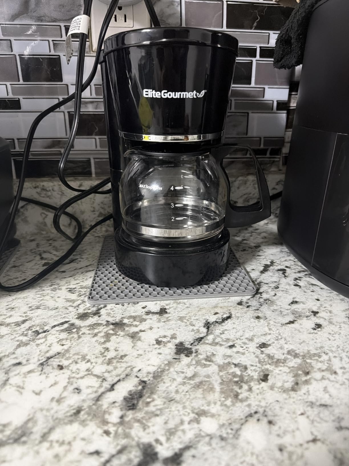 Elite Gourmet EHC-5055 Automatic 5-Cup Brew & Drip Coffee Maker with Pause N Serve Reusable Filter, On/Off Switch, Water Level Indicator customer photo 2