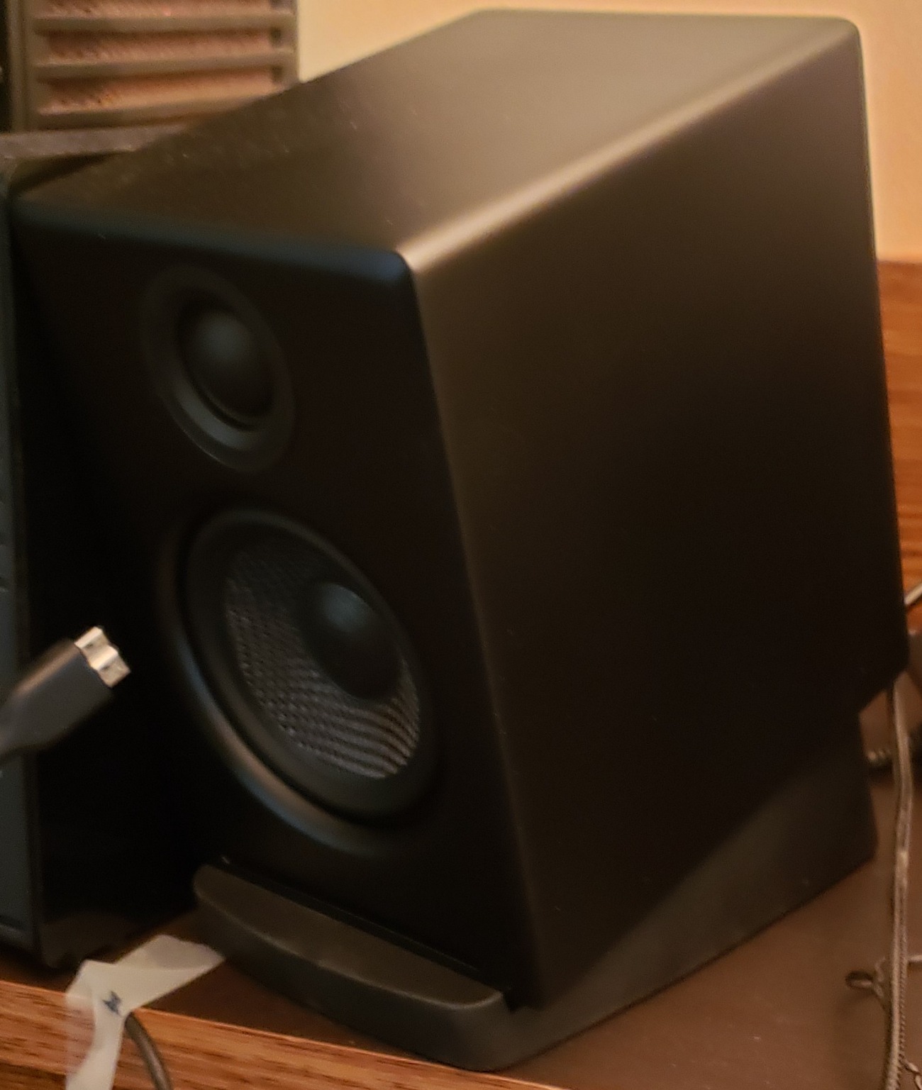 Audioengine A2+ Wireless Computer Speakers - Bluetooth Desktop Speakers | with 24-Bit DAC for PC, Mac, Gaming and Music - Green customer photo 1