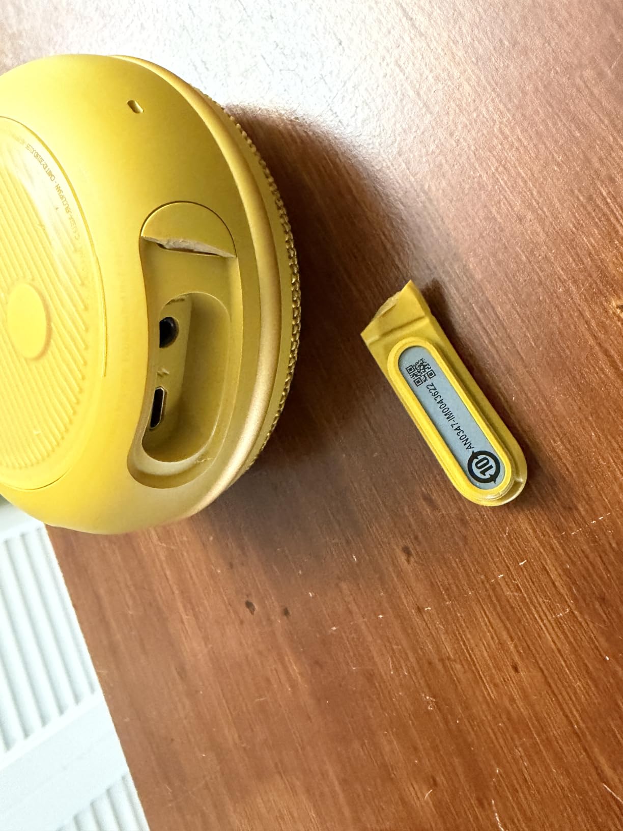 JBL Clip 3, Waterproof, Durable & Portable Bluetooth Speaker - Up to 10 Hours of Play - Includes Noise-Cancelling Speakerphone & Wireless Streaming customer photo 1