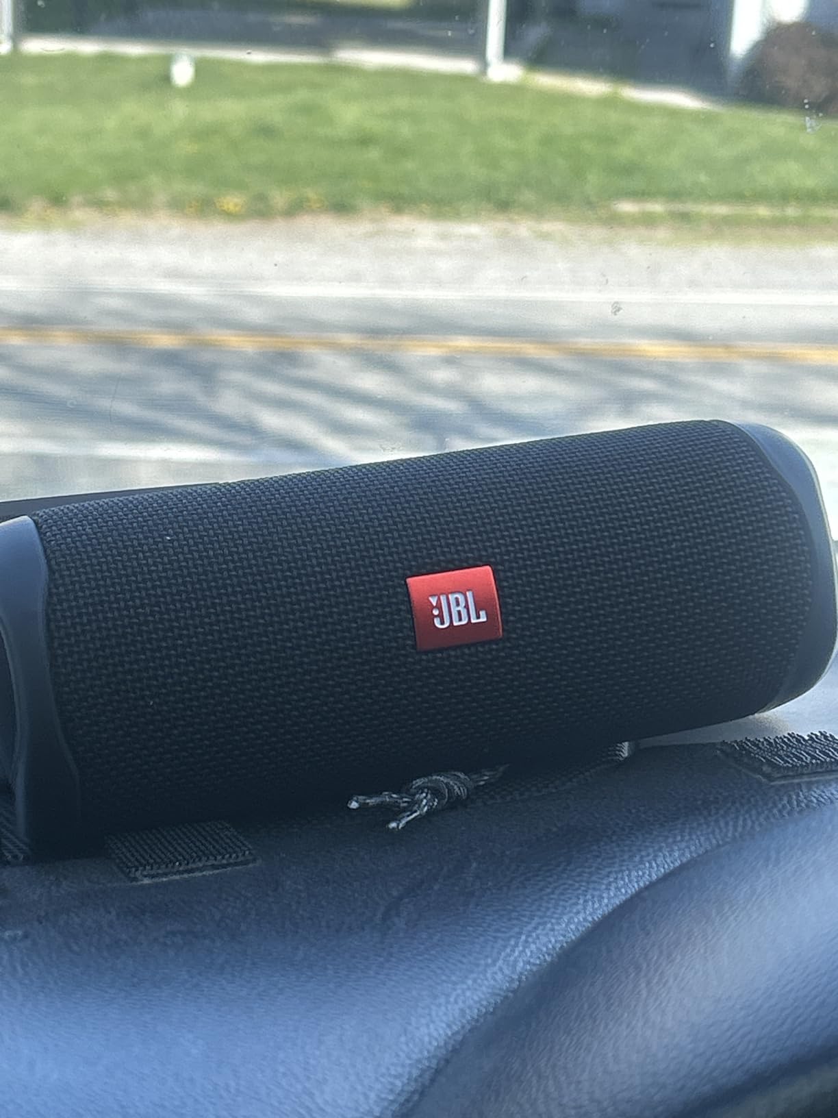 JBL FLIP 5, Waterproof Portable Bluetooth Speaker | Sounds Better Than Ever, Bring the Party Anywhere, Make a Splash with IPX7 Waterproof Design customer photo 2