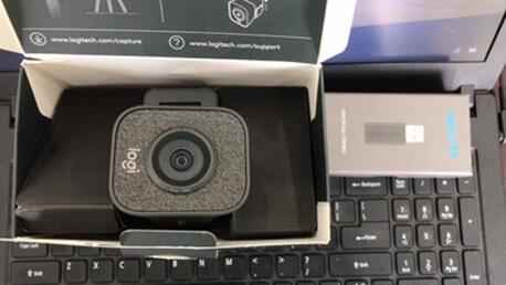 Logitech StreamCam Premium Webcam for Streaming and Content Creation, Full HD 1080p 60 fps, Works with Microsoft Teams, Google Meet, Zoom, Nintendo Switch 2's new GameChat mode, for PC/Mac - Graphite customer photo 1