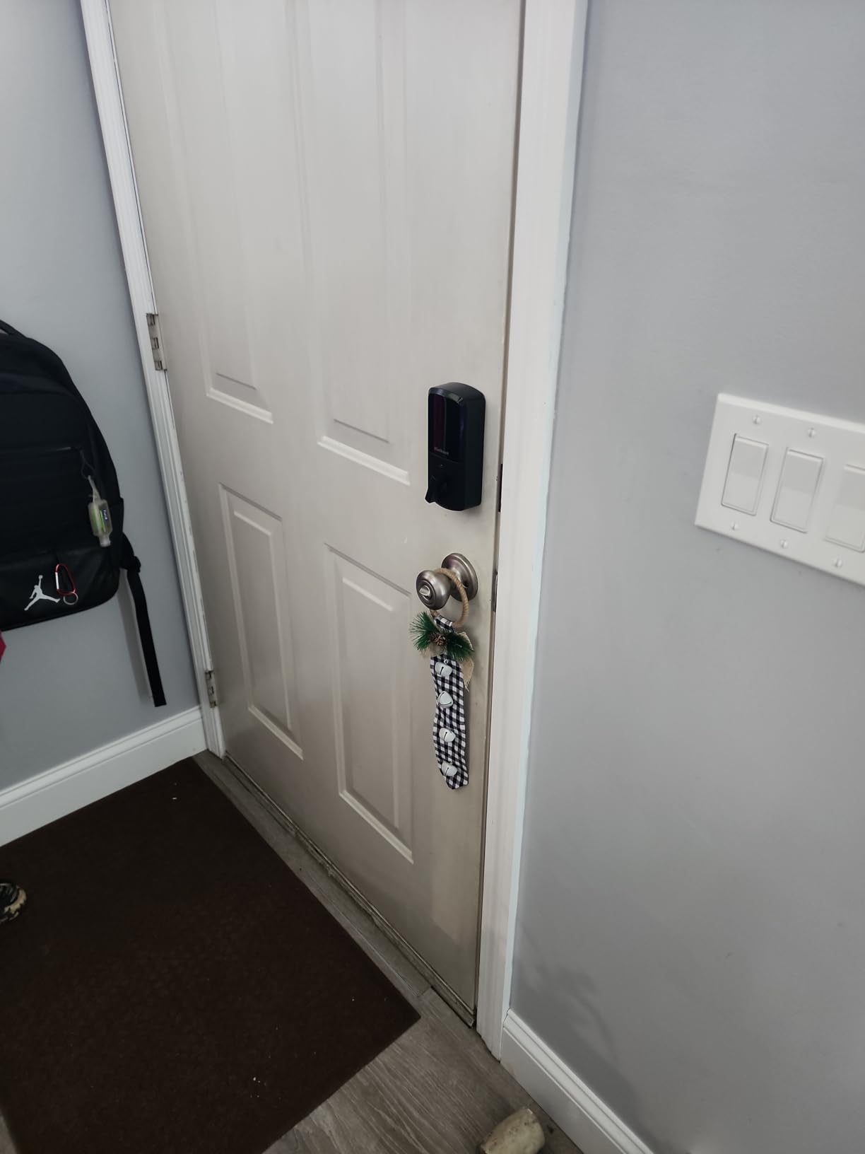 Kwikset Halo Wi-Fi Smart Lock, Keyless Entry Door Deadbolt, Geofence Auto-Unlock, Grade AAA Certified, No Hub Required Easy Install, Satin Nickel Lifetime Finish Warranty, Touchscreen customer photo 1