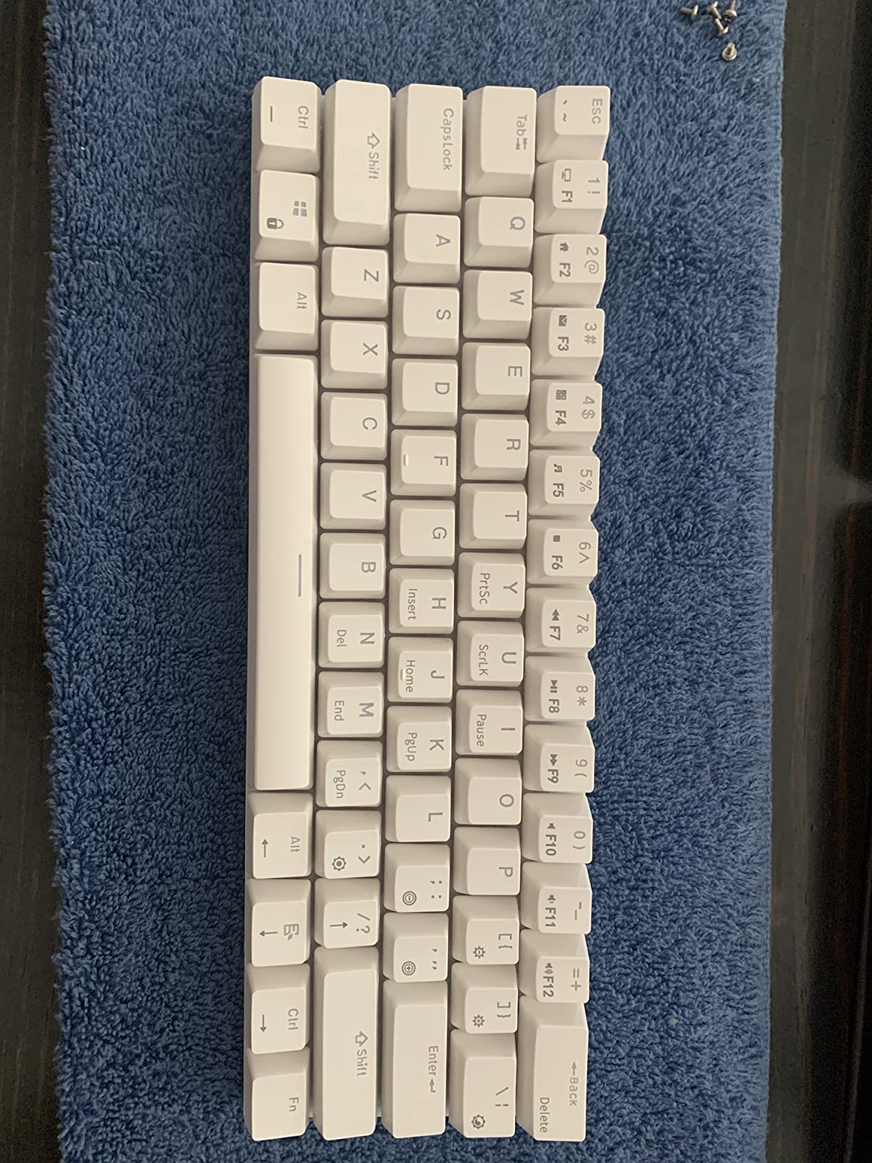 RK ROYAL KLUDGE RK61 Wired 60% Mechanical Gaming Keyboard, Compact PC Game Keyboards with QMK/VIA Programmable RGB Backlit, Hot Swappable Custom Keyboard for Win/Mac, Pre-lubed Red Switch, White customer photo 1