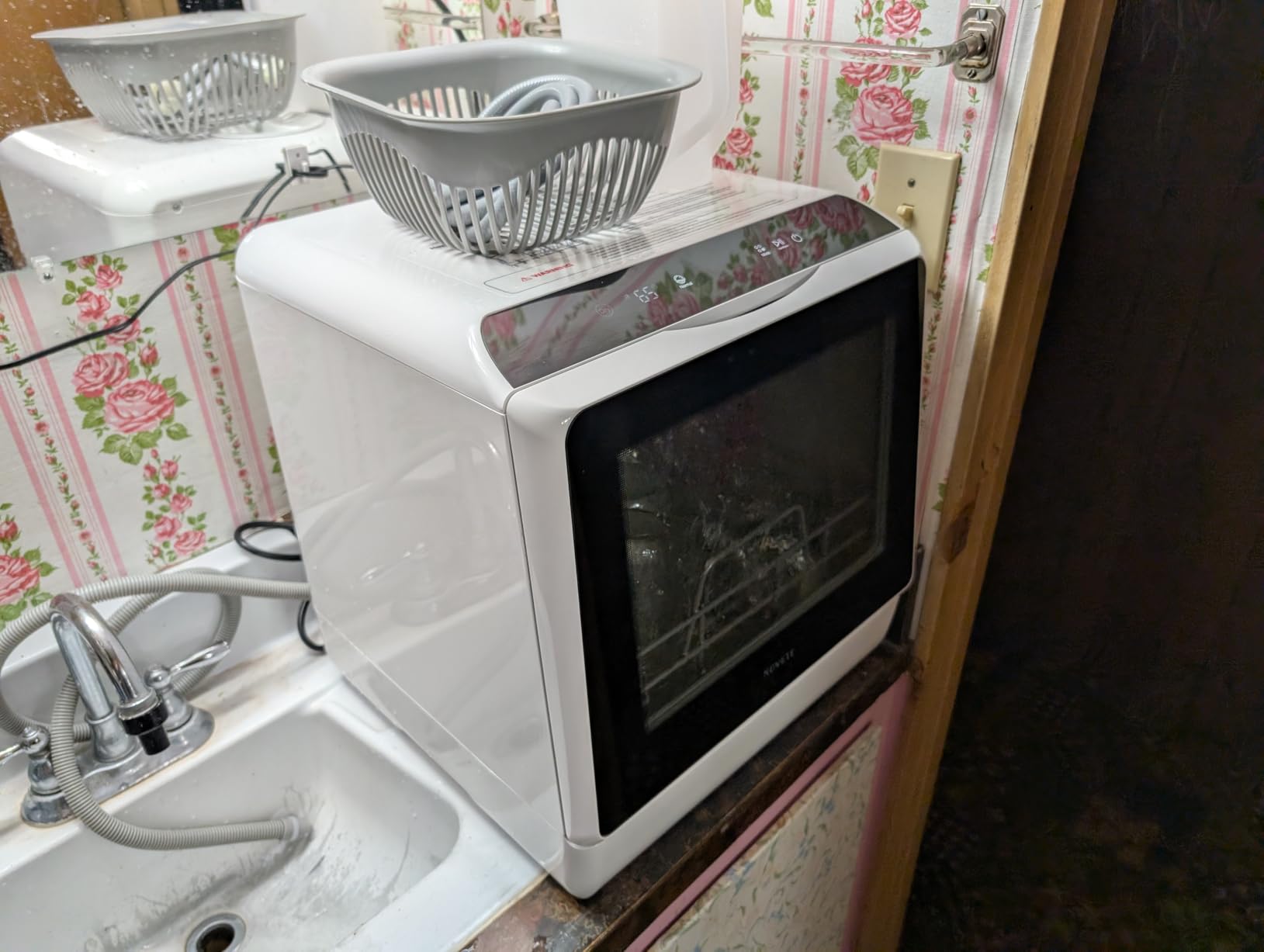 NOVETE Portable Countertop Dishwashers, Compact Dishwashers with 5L Built-in Water Tank & Inlet Hose, 5 Washing Programs, Baby Care, Air-Dry Function and LED Light for Small Apartments customer photo 1
