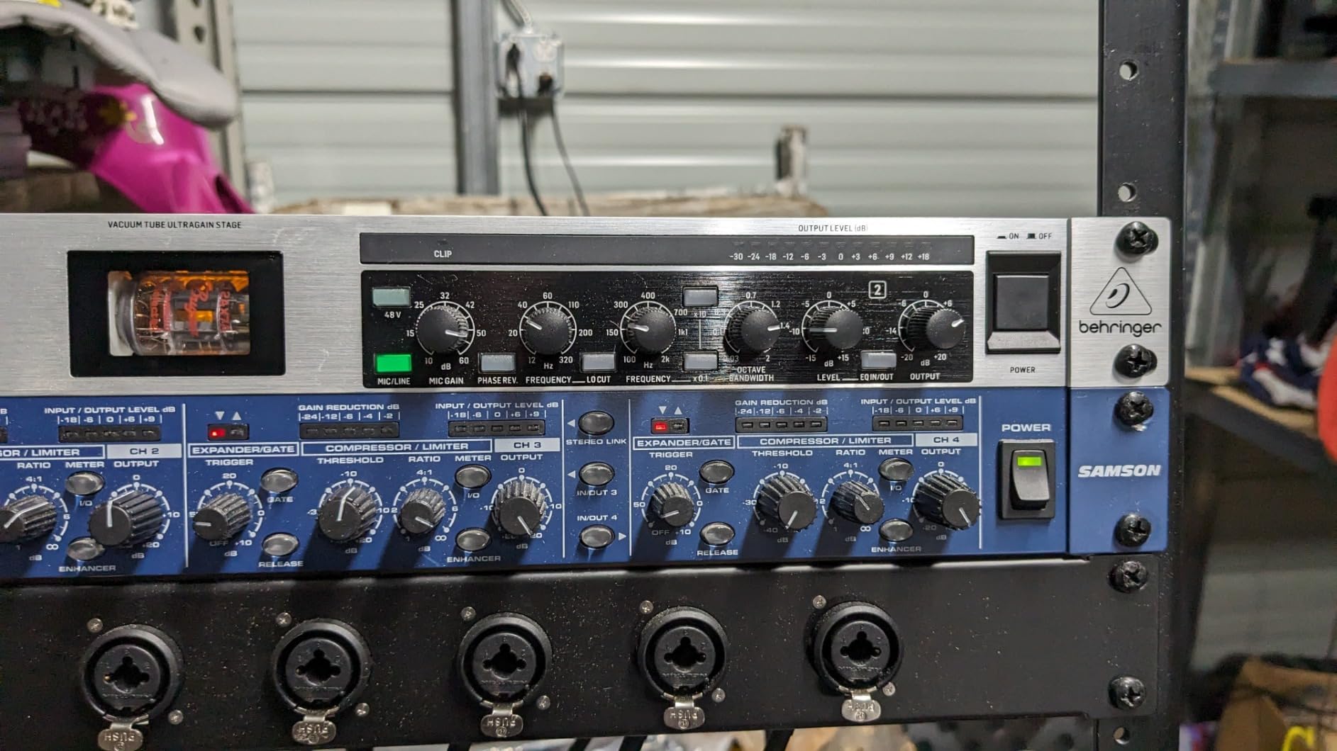 Behringer ULTRAGAIN PRO MIC2200 Audiophile Vacuum Tube Microphone/Line Preamplifier customer photo 1