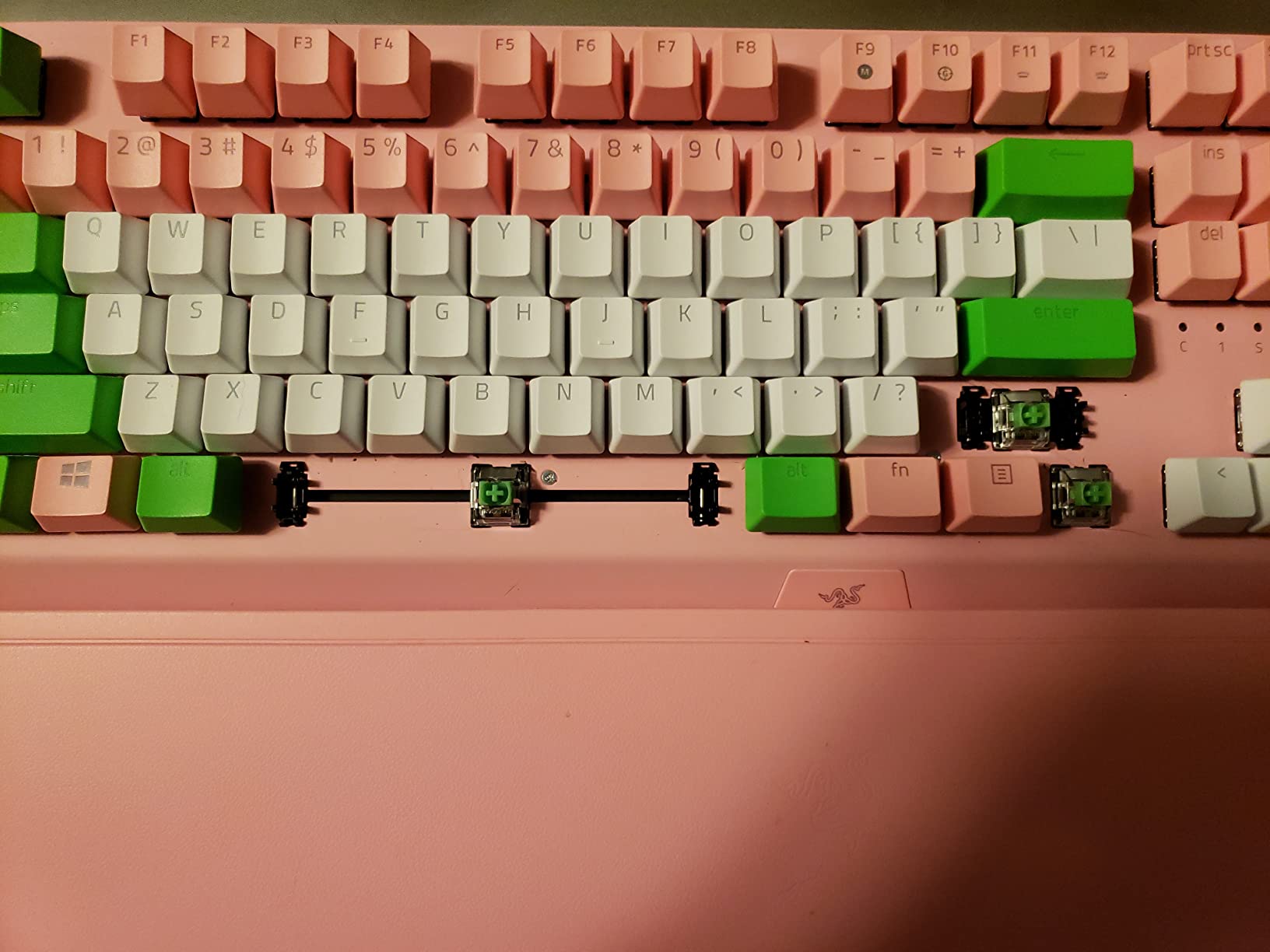 Razer BlackWidow V3 Mechanical Gaming Keyboard, Green Mechanical, Quartz | Tactile & Clicky, Chroma RGB Lighting, Compact Form Factor, Programmable Macro Functionality customer photo 2