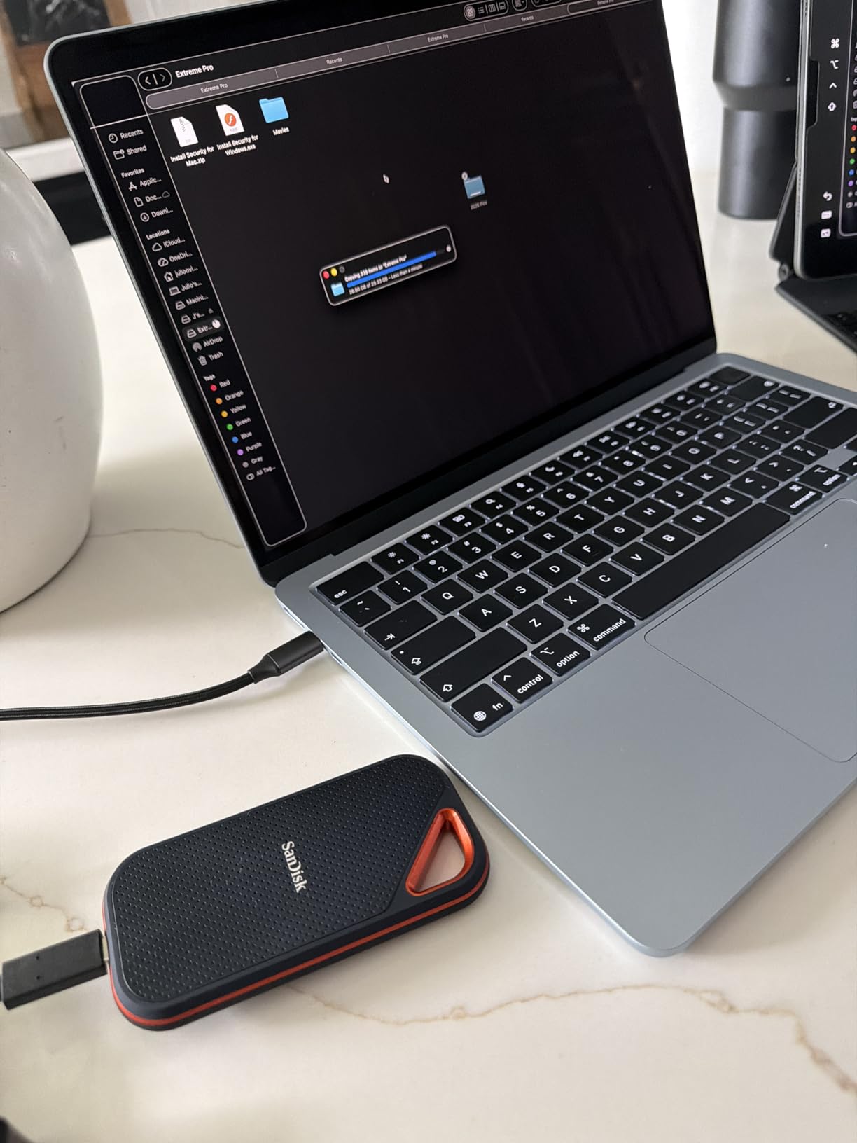 SANDISK 1TB Extreme PRO Portable SSD - Up to 2000MB/s - USB-C, USB 3.2 Gen 2x2, IP65 Water and Dust Resistance, Updated Firmware - External Solid State Drive - SDSSDE81-1T00-G25 customer photo 1