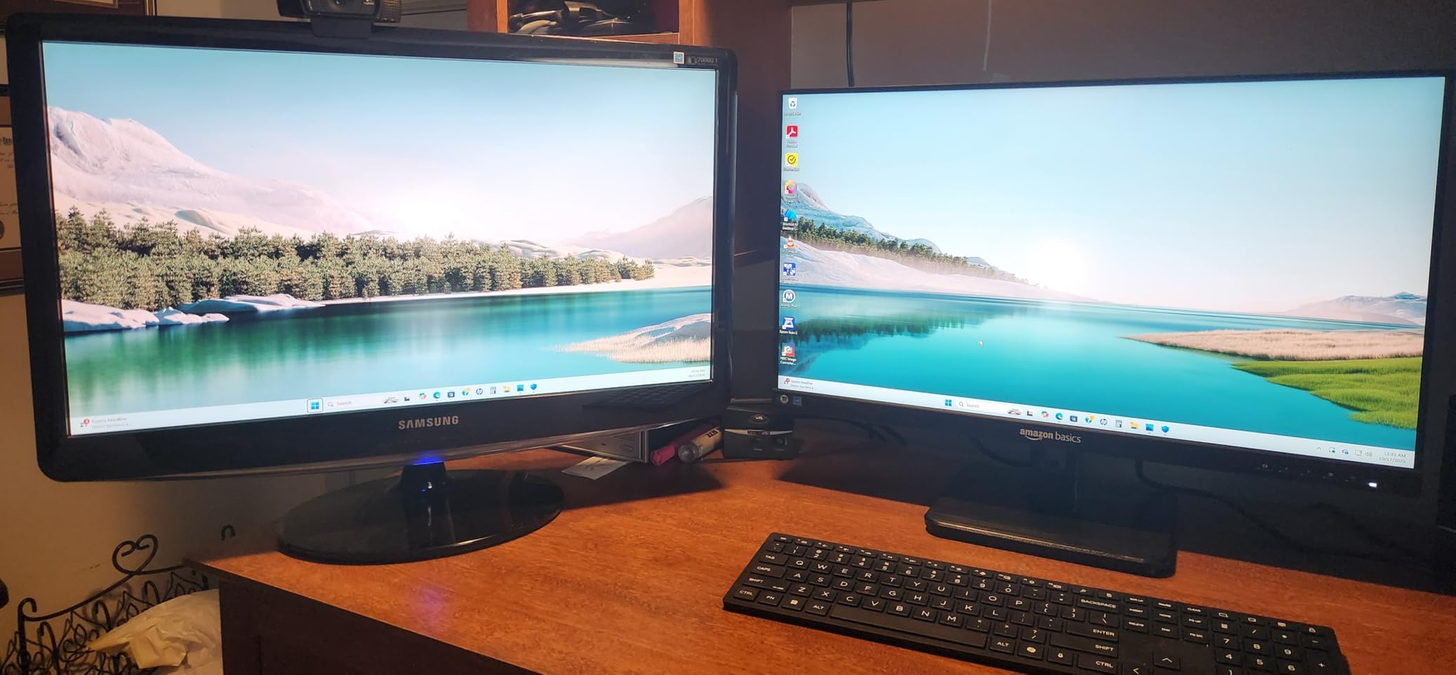 Amazon Basics 24-inch Full HD IPS Monitor, 75 Hz, 1080P, HDMI, Display Port and VGA Input, Adjustable Stand, VESA Compatible, Built-in Speakers for Office and Home, Black customer photo 1