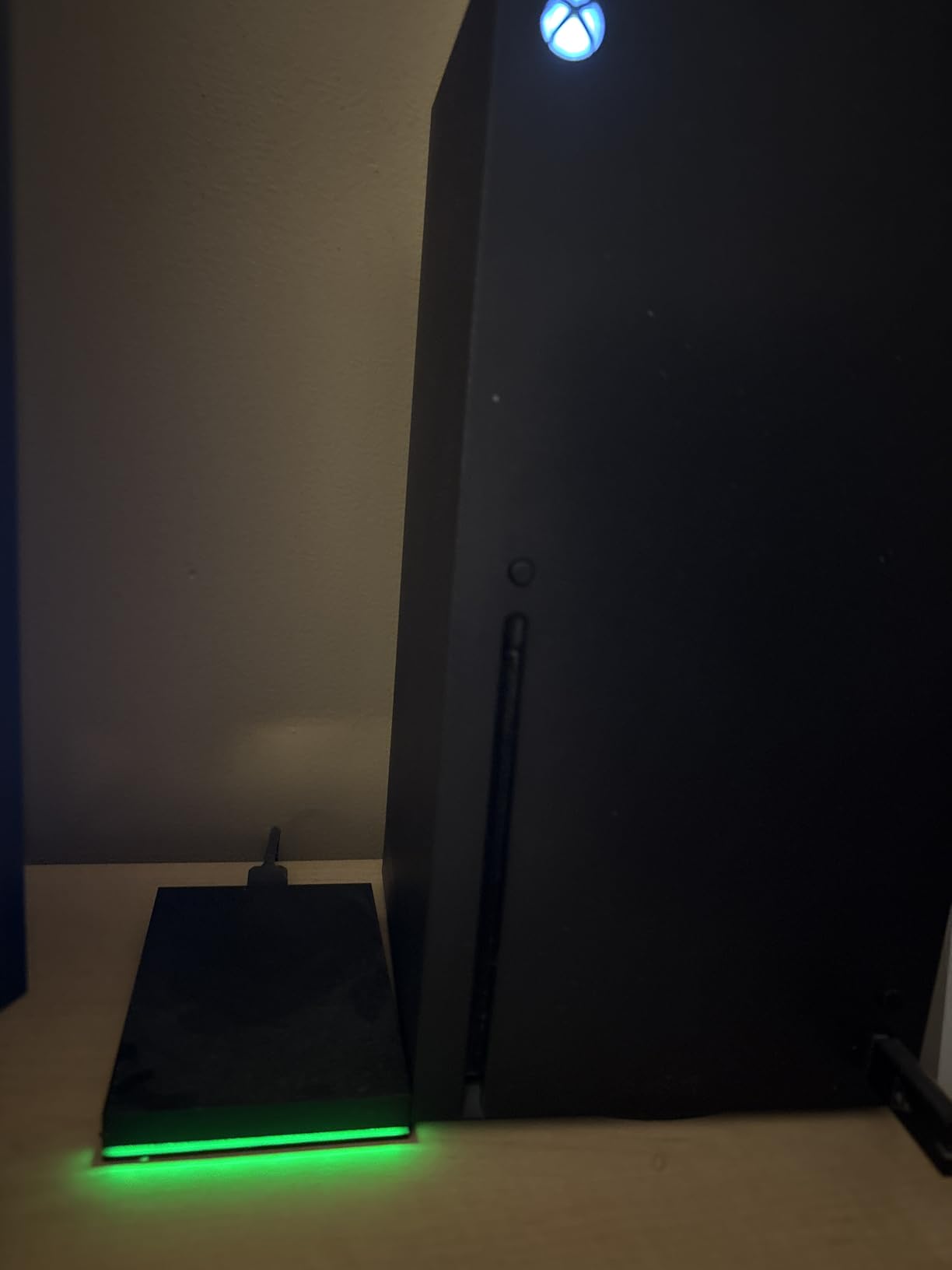 Seagate Game Drive for Xbox 2 TB External Hard Drive Portable HDD - USB 3.2 Gen 1, Black with built-in green LED bar, Xbox Certified, 3 year Rescue Services (STKX2000400) customer photo 2