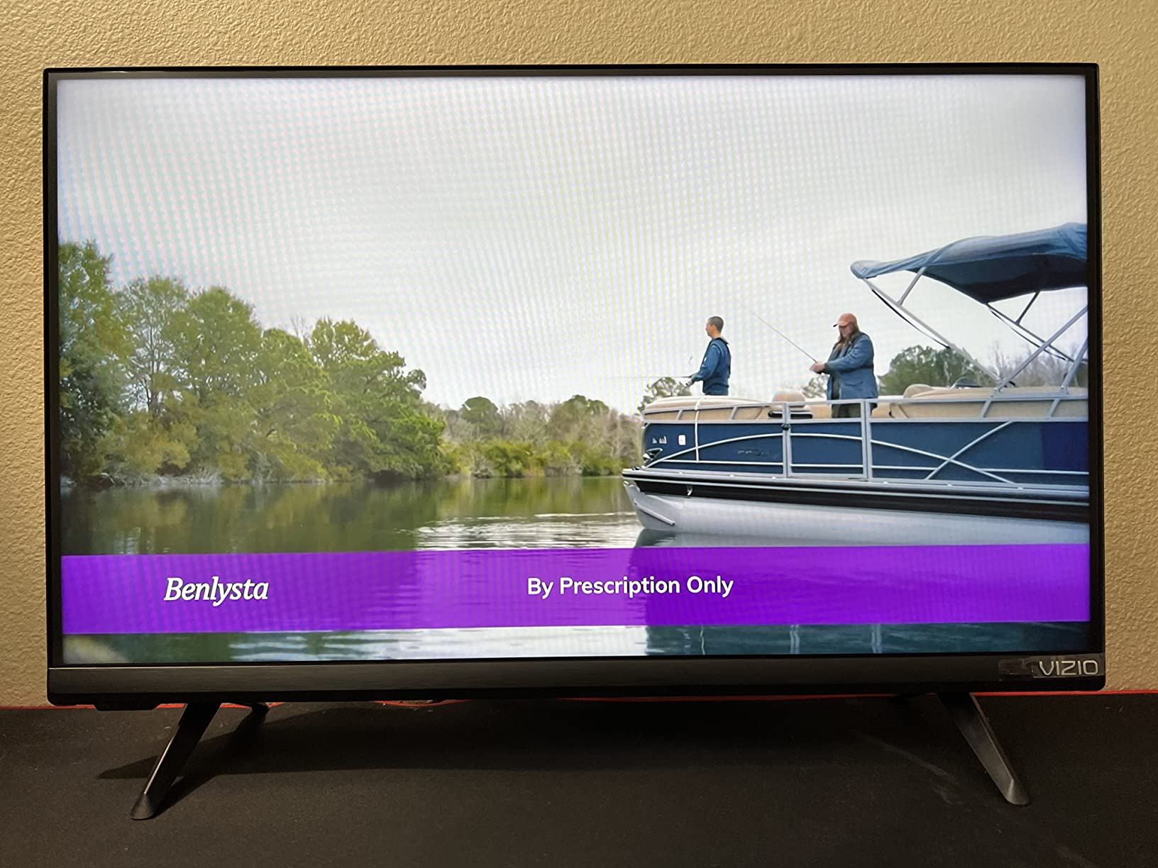 VIZIO 24-inch D-Series Full HD 1080p Smart TV with Apple AirPlay and Chromecast Built-in, Alexa Compatibility, D24f4-J01, 2021 Model customer photo 2