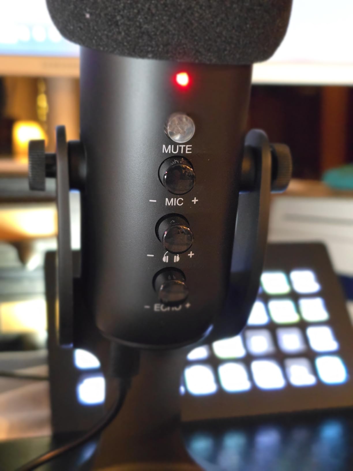ZealSound Podcast Microphone for PC, Noise Cancellation USB Mic with Gain, Volume Adjustment & Mute Button, Monitoring & Echo, for YouTube, TikTok, Podcasting, Streaming, iPhone, iPad, Android, Mac customer photo 2