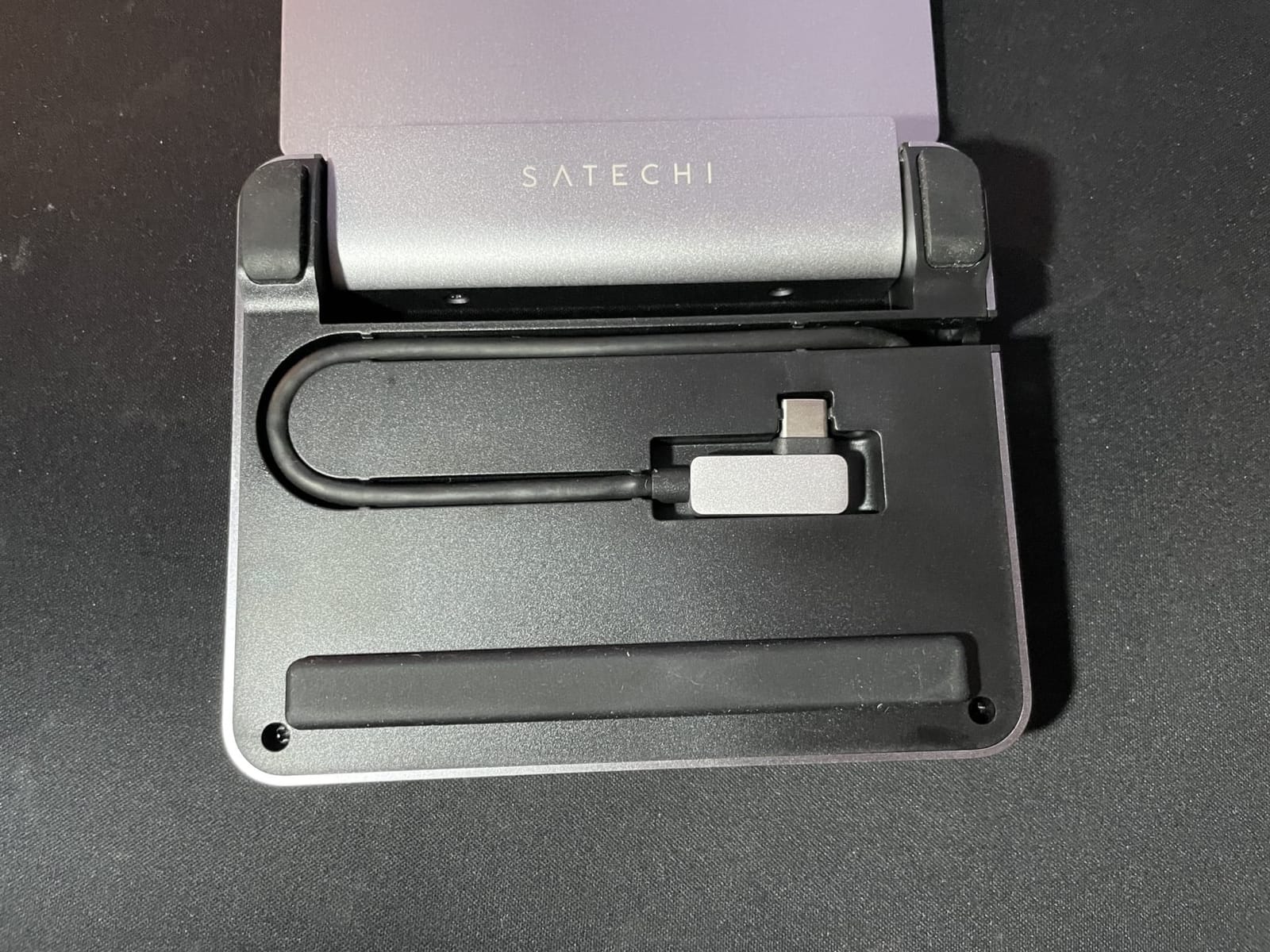 Satechi 6-in-1 USB-C Stand Hub for iPad Pro, Foldable Design, Space Gray Aluminum Docking Station customer photo 2