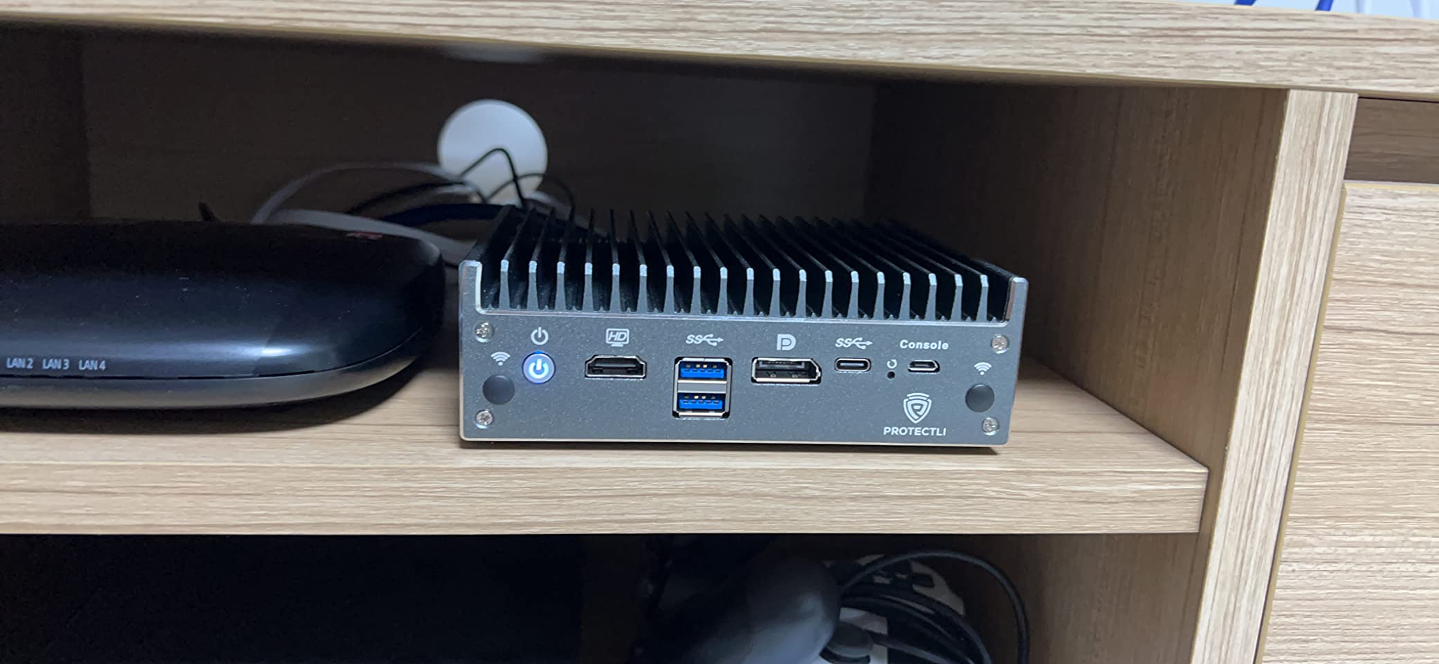 Protectli Vault Pro VP2410, 4 Port, Firewall Micro Appliance/Mini PC - Intel Celeron J4125, DDR4 RAM, M.2 SATA Storage, AES-NI, Barebones customer photo 2