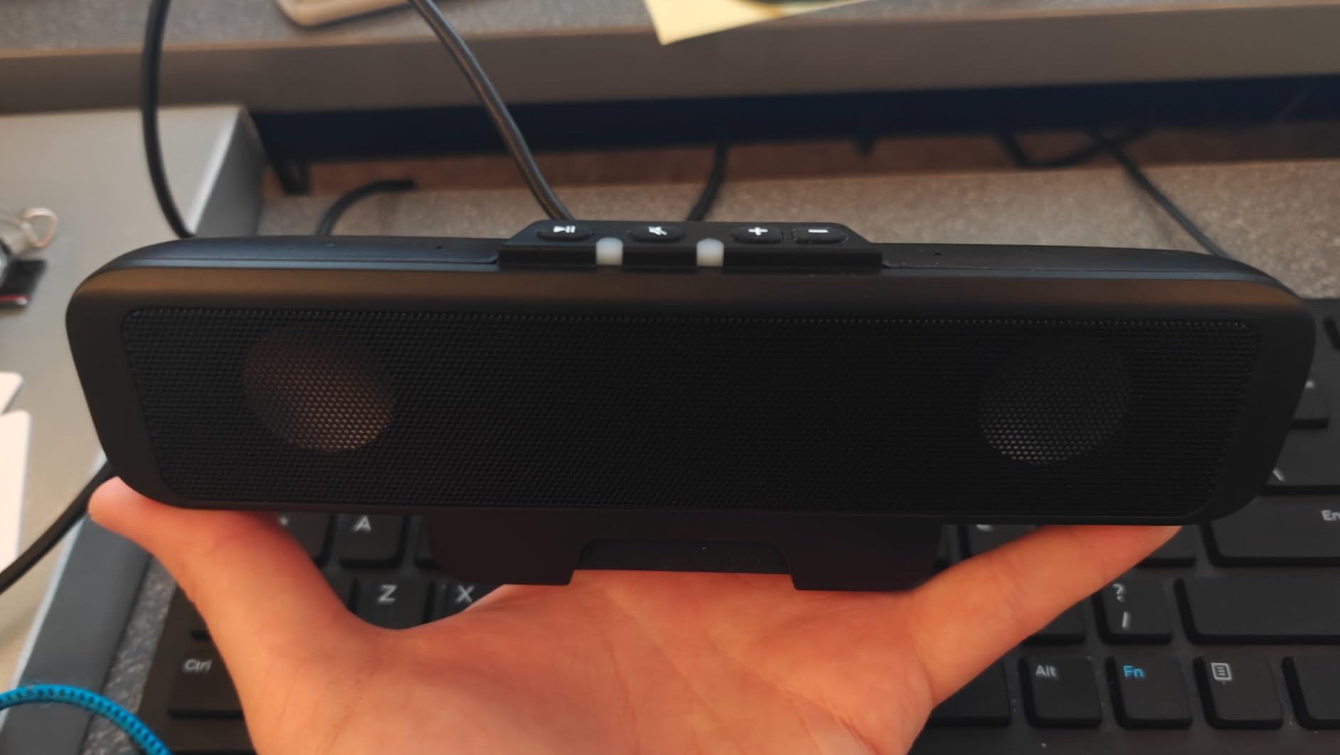 Cyber Acoustics CA-2890 USB Speaker Bar, 10W, Clip-On Monitor Mount Design | Compact speaker bar for PC and Mac; Play and Pause Buttons; LED Status Light; Plug-and-Play customer photo 1