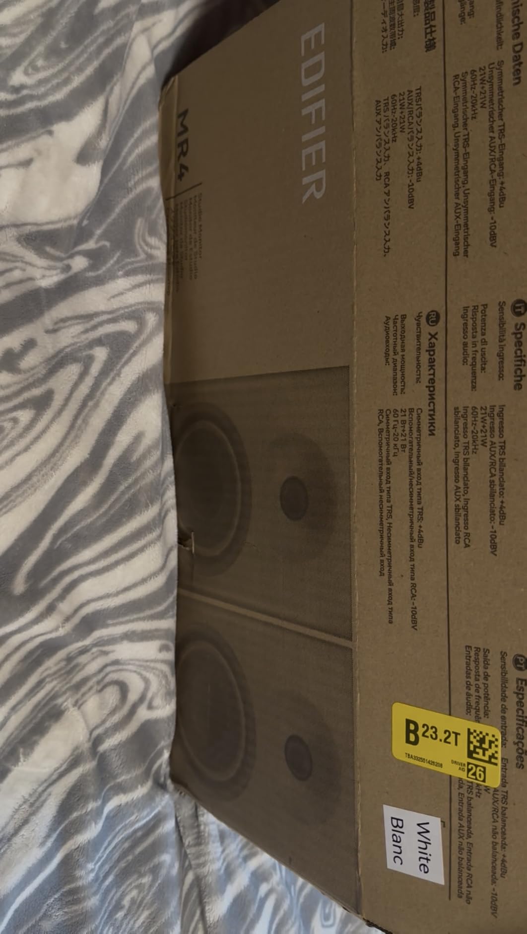 Edifier MR4 Studio Monitor Speakers, 4 inch Active Near-Field Studio Monitors customer photo 2