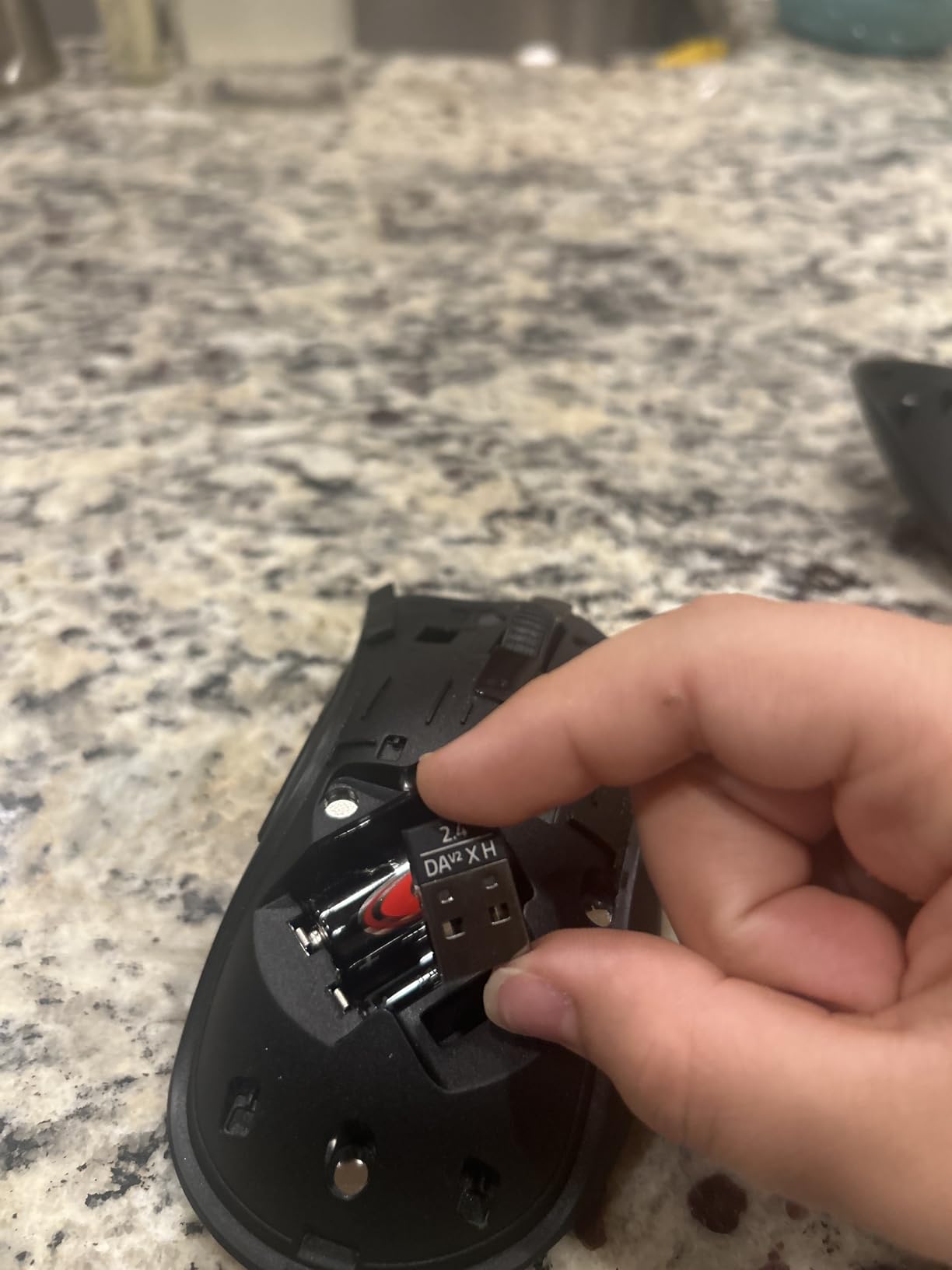 Razer DeathAdder V2 X HyperSpeed, Award-Winning Ergonomic Design, Black | Ultra-Fast HyperSpeed Wireless, 235hr Battery Life, 7 Programmable Buttons, Gen 2 Mechanical Switches, 14K DPI Optical Sensor customer photo 1