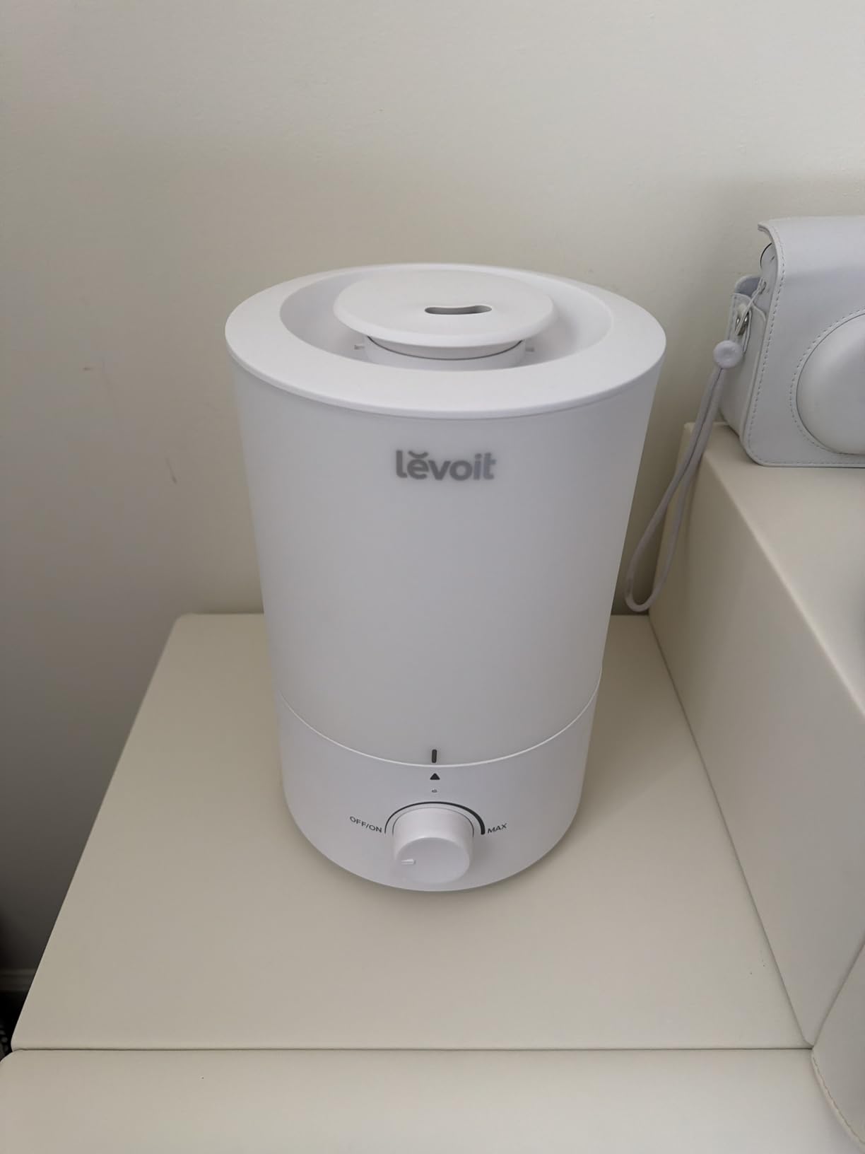 Levoit Smart Cool Mist Top Fill Humidifiers for Bedroom with Sensor, 3L | Auto Humidity Setting, APP & Voice Control, Essential Oil Diffuser, Ultra Quiet Operation, Super Easy Top Fill, 25H, White customer photo 1