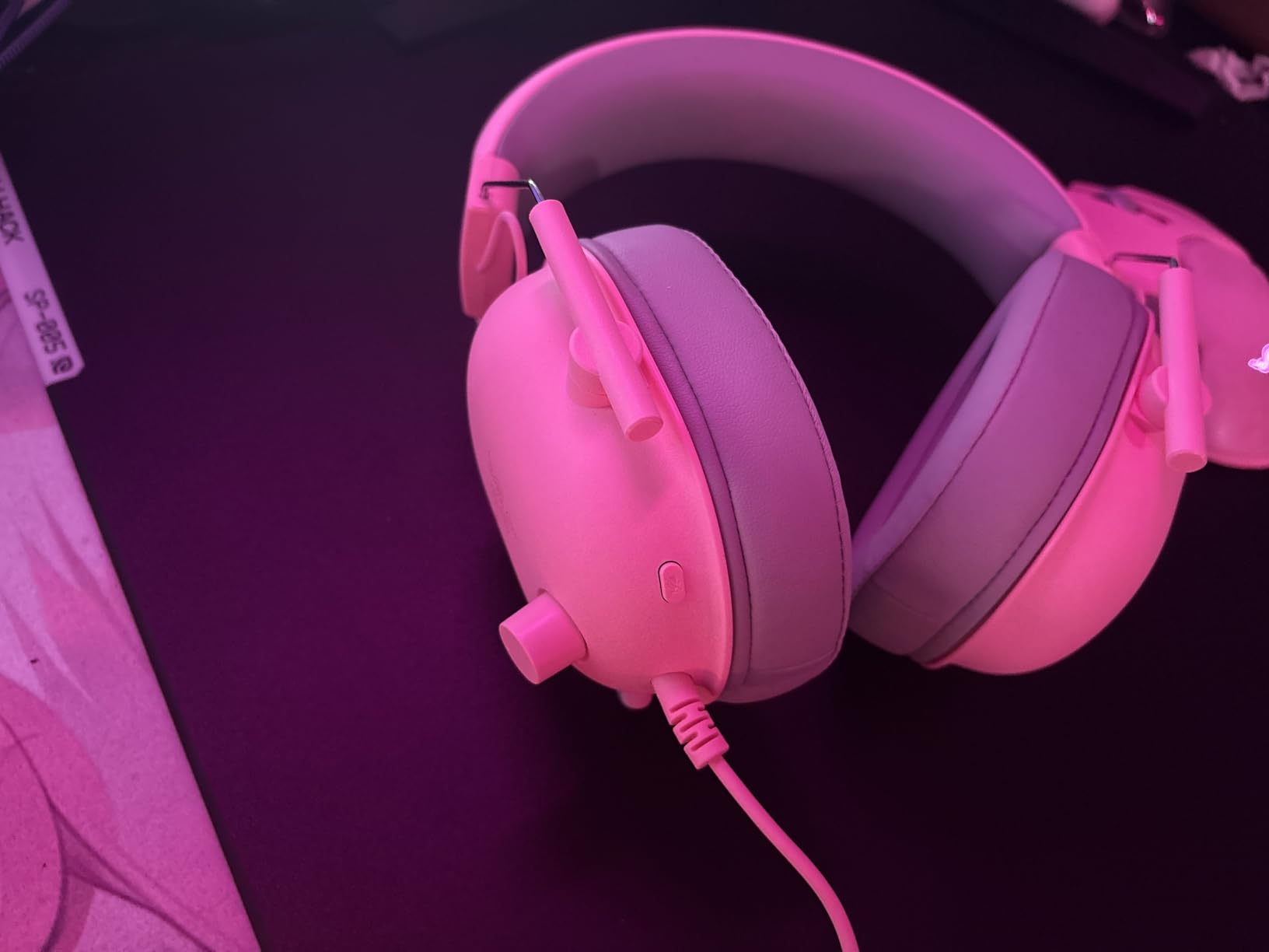 Razer BlackShark V2 X Gaming Headset for PC, 3.5mm Audio Jack, White | 50mm Drivers, Cardioid Mic, Memory Foam Cushion, Lightweight- Comfortable, Noise Isolating Earcups, For Mac, PS4, PS5, Switch customer photo 1