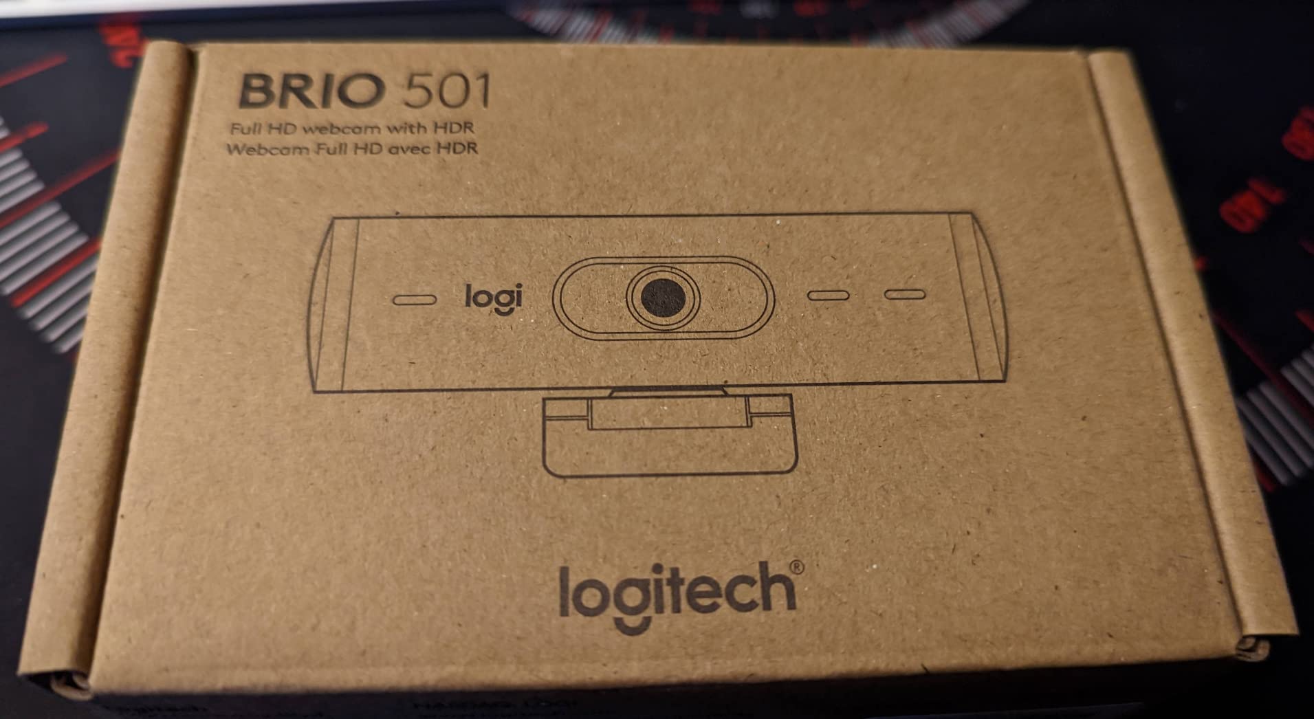 Logitech Brio 500 Full HD 1080p Webcam with Auto Light Correction, Dual Noise Reduction Mics, Privacy Cover, Auto Framing, Works with Teams, Meet, Zoom - Rose customer photo 2