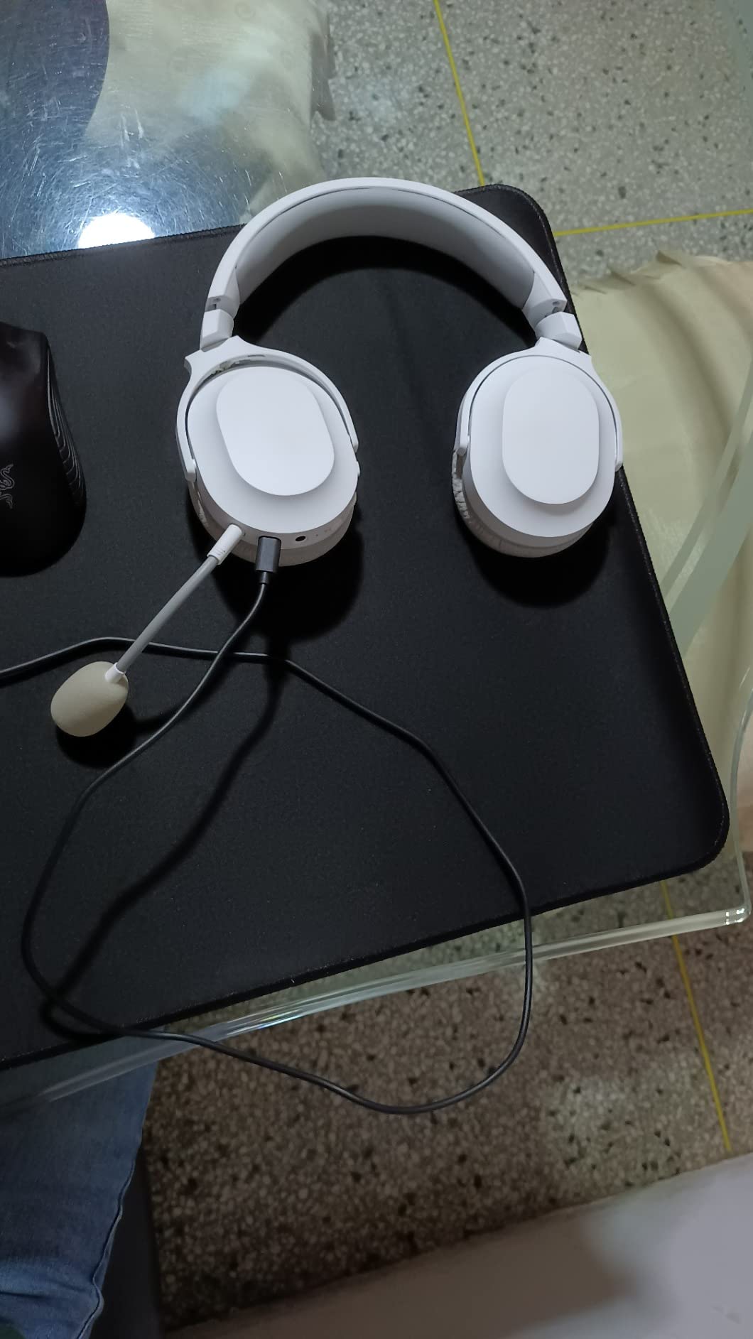 Razer Barracuda X Wireless Gaming & Mobile Headset (PC, PlayStation, Switch 2, Android, iOS): 2.4GHz Wireless + Bluetooth - Lightweight - 40mm Drivers - Detachable Mic - 50 Hr Battery - Mercury White customer photo 1
