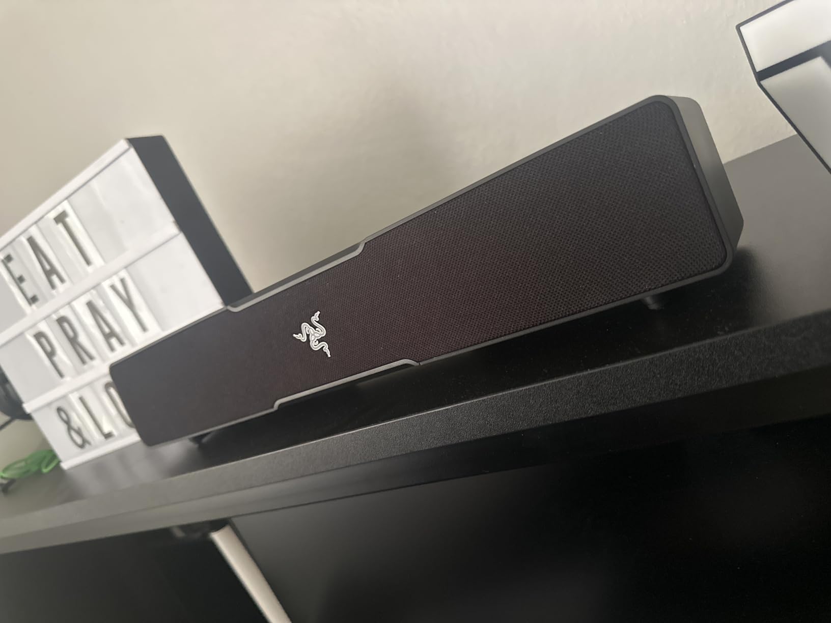 Razer Leviathan V2 X, PC Soundbar with Full-Range Drivers, Black | Compact Design, Chroma RGB, USB-C, Bluetooth 5.0, for PC, Laptop, Smartphones, Tablets & Nintendo Switch customer photo 2