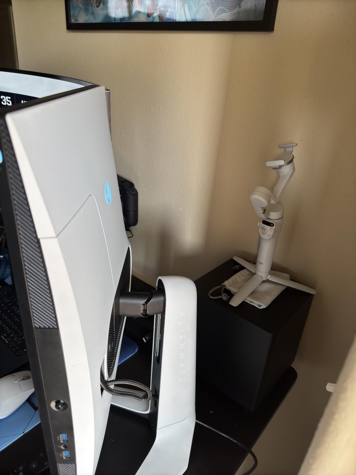 Alienware AW2723DF Gaming Monitor - 27-inch QHD (2560x1440) 240Hz, 1ms Response Time, NVIDIA G-Sync customer photo 1
