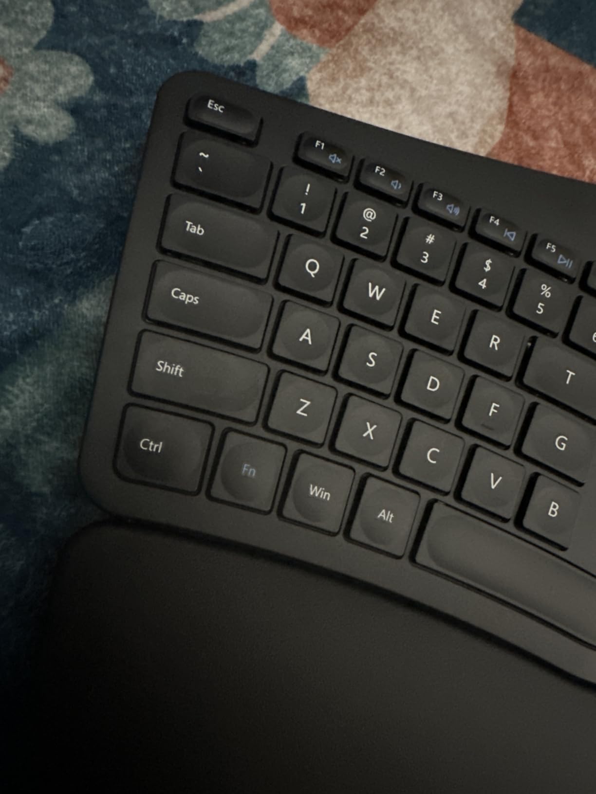 Arteck Split Ergonomic Keyboard with Palm Rest, 2.4G USB Wireless Keyboard customer photo 2