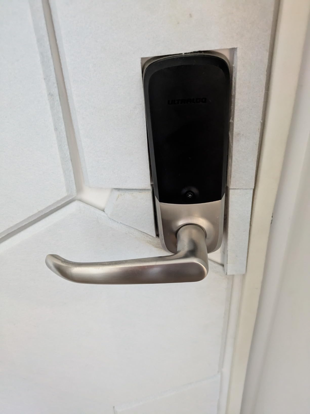ULTRALOQ Latch 5 Smart Lock, World's First WiFi Smart Lever Lock, Auto-Lock, Touchscreen Digital Keypad, Fingerprint Door Handle for Home Front Door, Rental, Office, App Remote Control, Black customer photo 2
