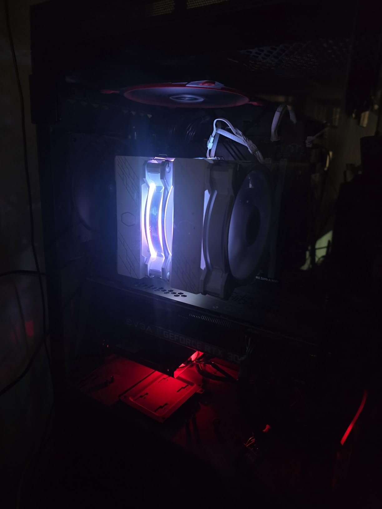 Cooler Master Hyper 622 Halo White Dual Tower CPU Air Cooler, 120 Halo² PWM Fan, Dual Loop ARGB, 6 Copper Heat Pipes, Nickel-Plated, 154mm Tall, AMD Ryzen AM5|AM4, Intel LGA 1851|1700|1200 Brackets customer photo 1