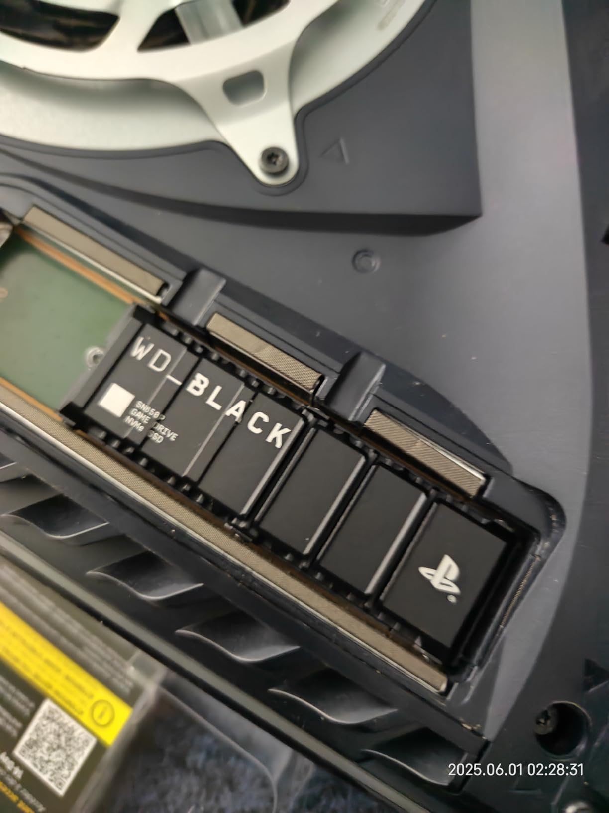 WD_BLACK 1TB SN850P NVMe M.2 SSD Officially Licensed Storage Expansion for PS5 Consoles, up to 7,300MB/s, with heatsink - WDBBYV0010BNC-WRSN customer photo 2