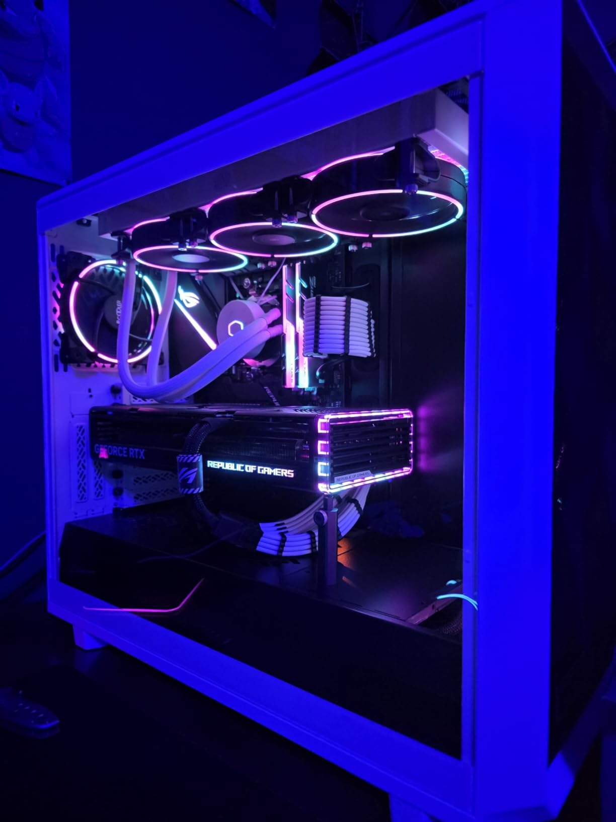 Cooler Master 360L Core AIO CPU Liquid Cooler, 360mm Radiator, 3X ARGB PWM Fans, Gen S Dual-Chamber Pump, Quiet Cooling & Easy Installation, AMD AM5/AM4 & Intel LGA 1851/1700, White customer photo 1