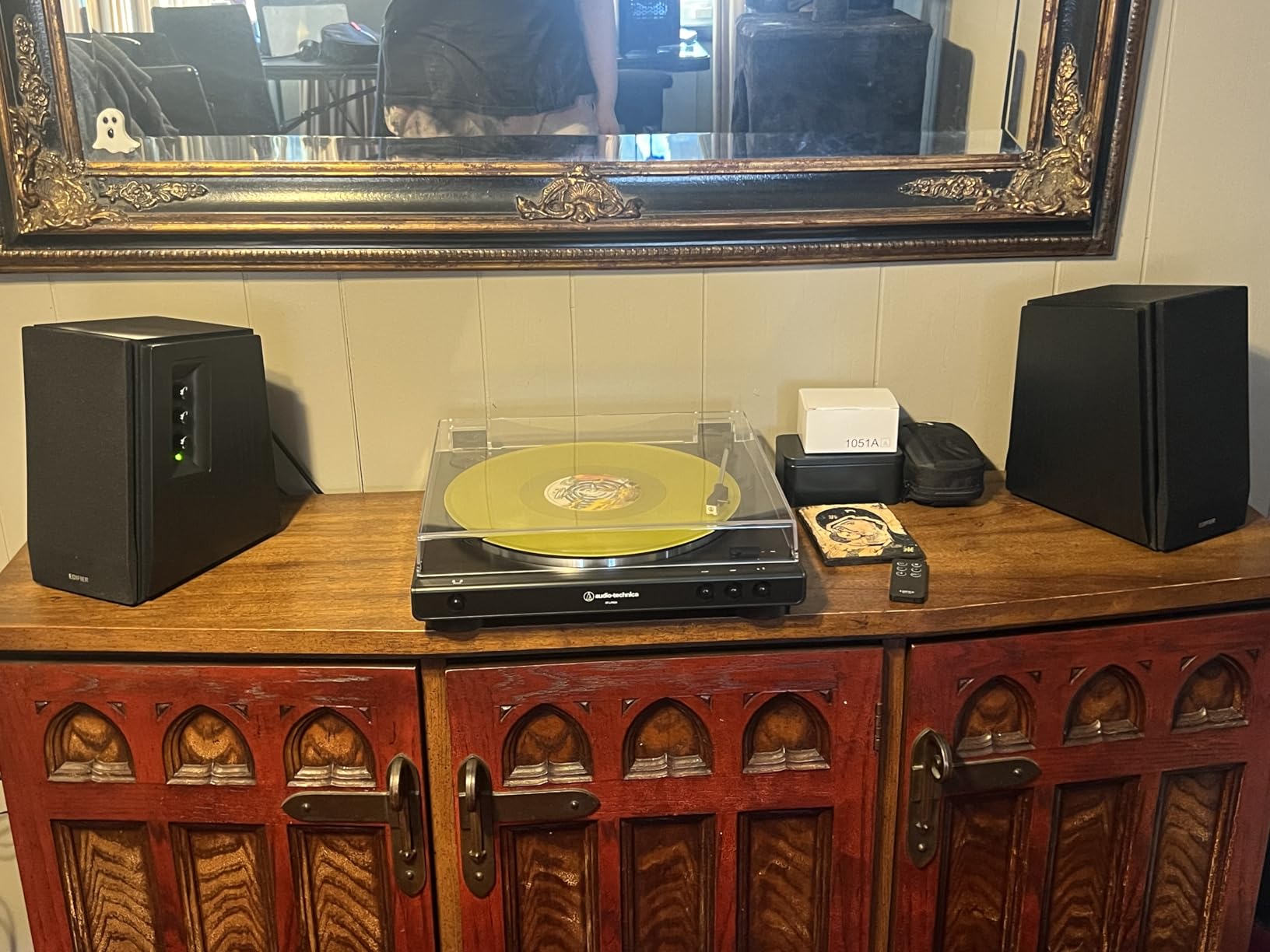 R1700BT Bluetooth Bookshelf Speaker - Active Near-Field Studio Monitors - Powered Speakers 2.0 Setup Wooden Enclosure - 66w RMS White customer photo 1