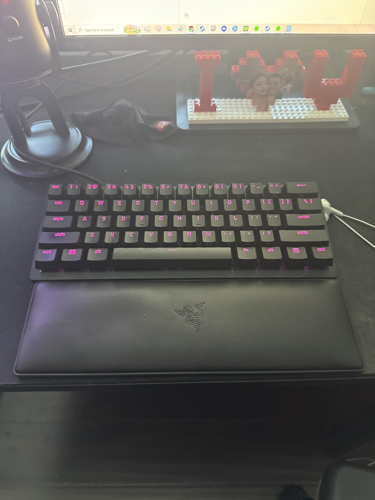 Razer Huntsman V3 Pro Mini 60% Esports Gaming Keyboard, Black | Analog Optical Switches, Razer Snap Tap, Rapid Trigger, Adjustable Actuation, Dual-Purpose Mod Keys, Doubleshot PBT Keycaps customer photo 1